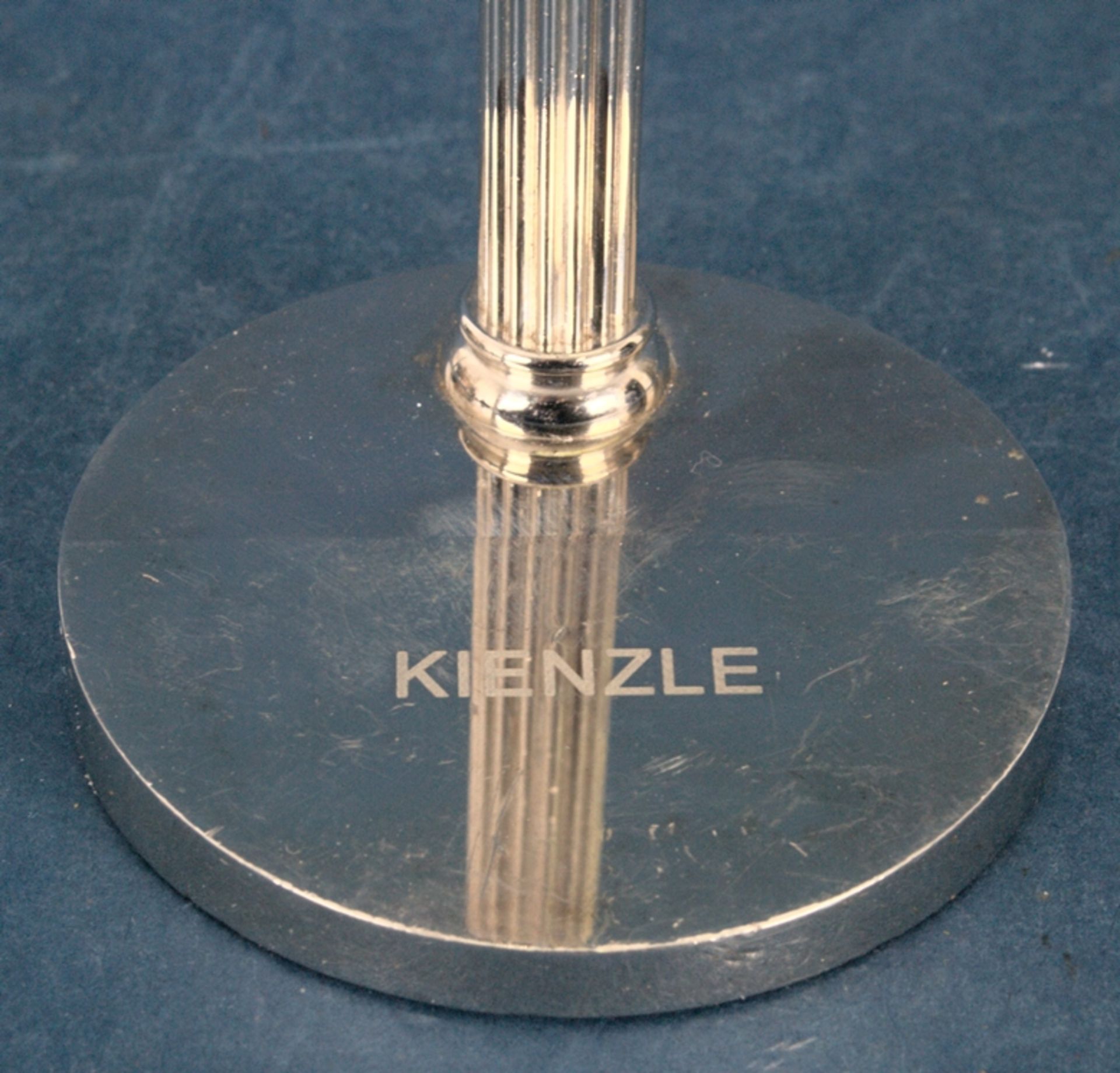 "KIENZLE" Taschenuhrenständer Warendisplay, Messing vernickelt, Höhe ca. 12,5 cm; für eine - Bild 3 aus 5