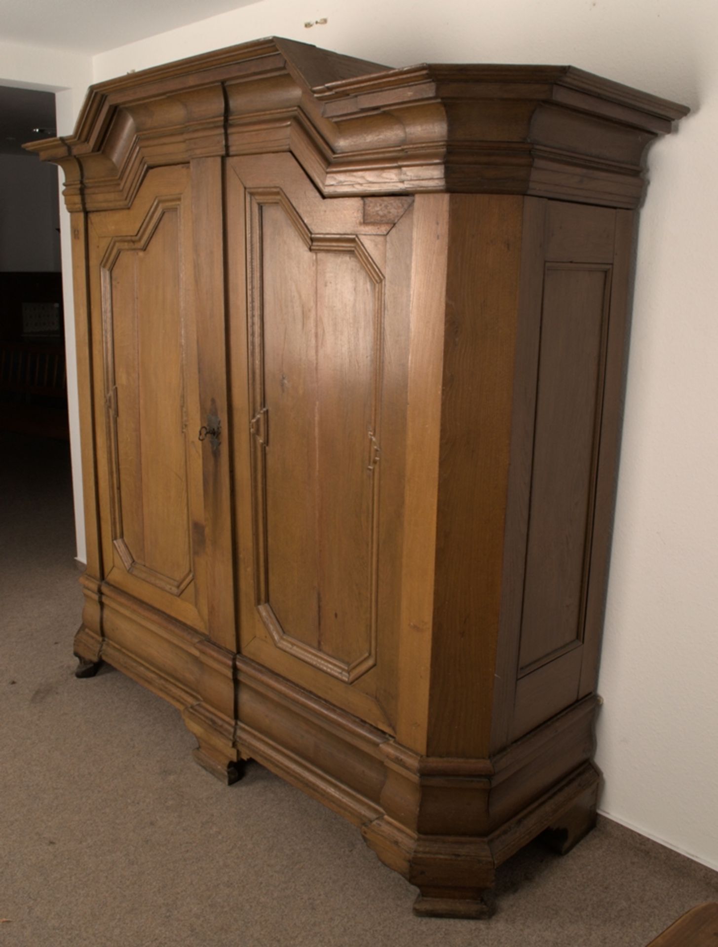 Großer Dielenschrank/Barockschrank, norddeutscher Barock um 1760/80, Eiche massiv, voll zerlegbarer, - Bild 7 aus 16