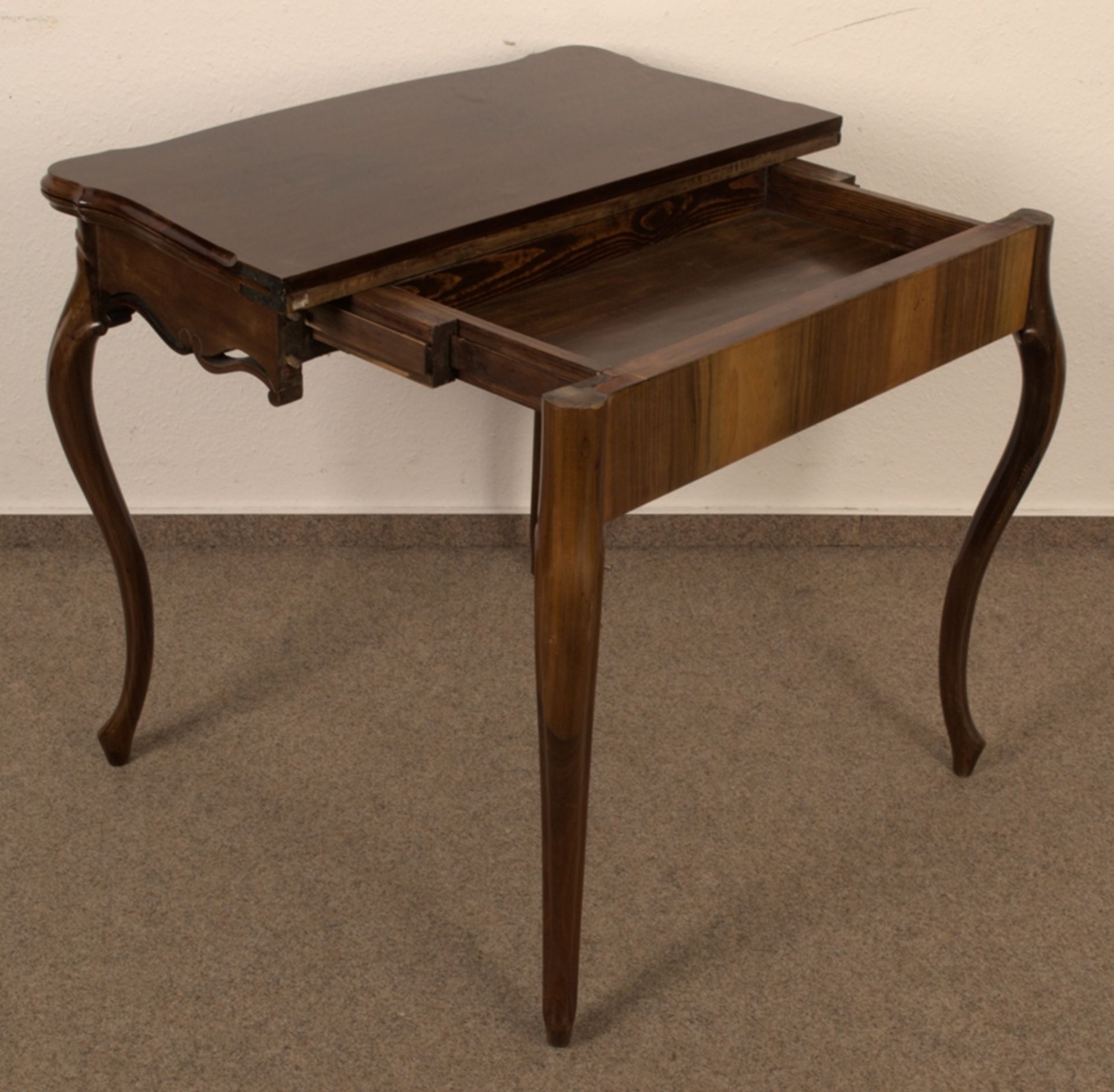 Konsoltisch/Spieltisch. Louis Philippe um 1900, Nussbaum massiv & furniert, ältere Restauration, - Bild 8 aus 10
