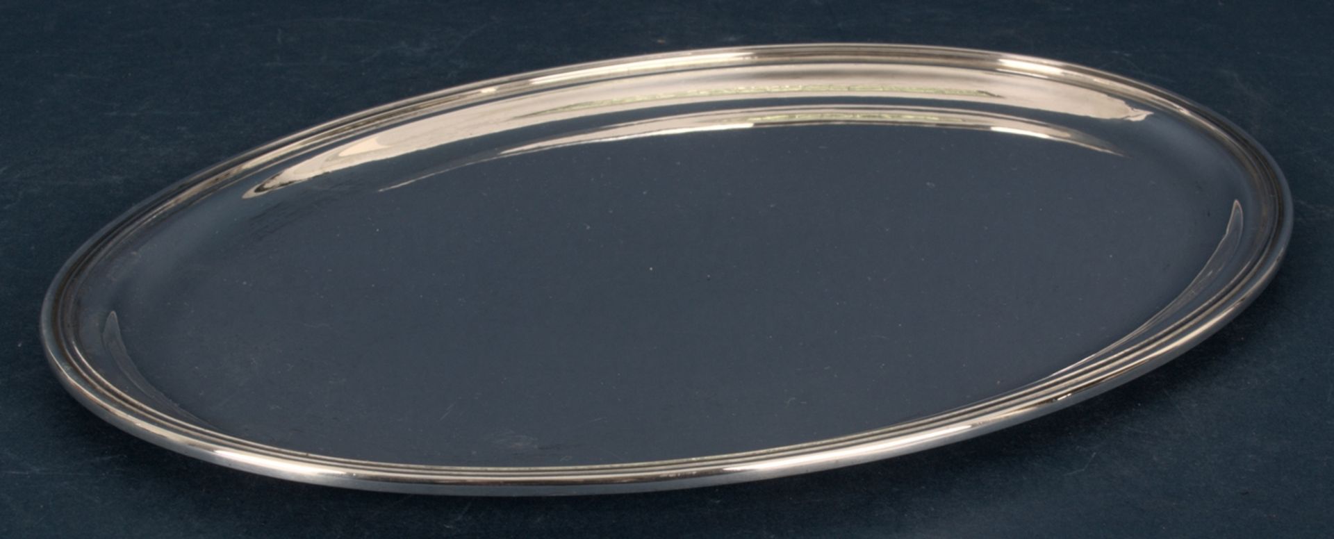 Ovales Tablett/Platte, 800er Silber, ca. 29,5 x 21 cm, Mitte 20. Jhd., ca. 381 gr.