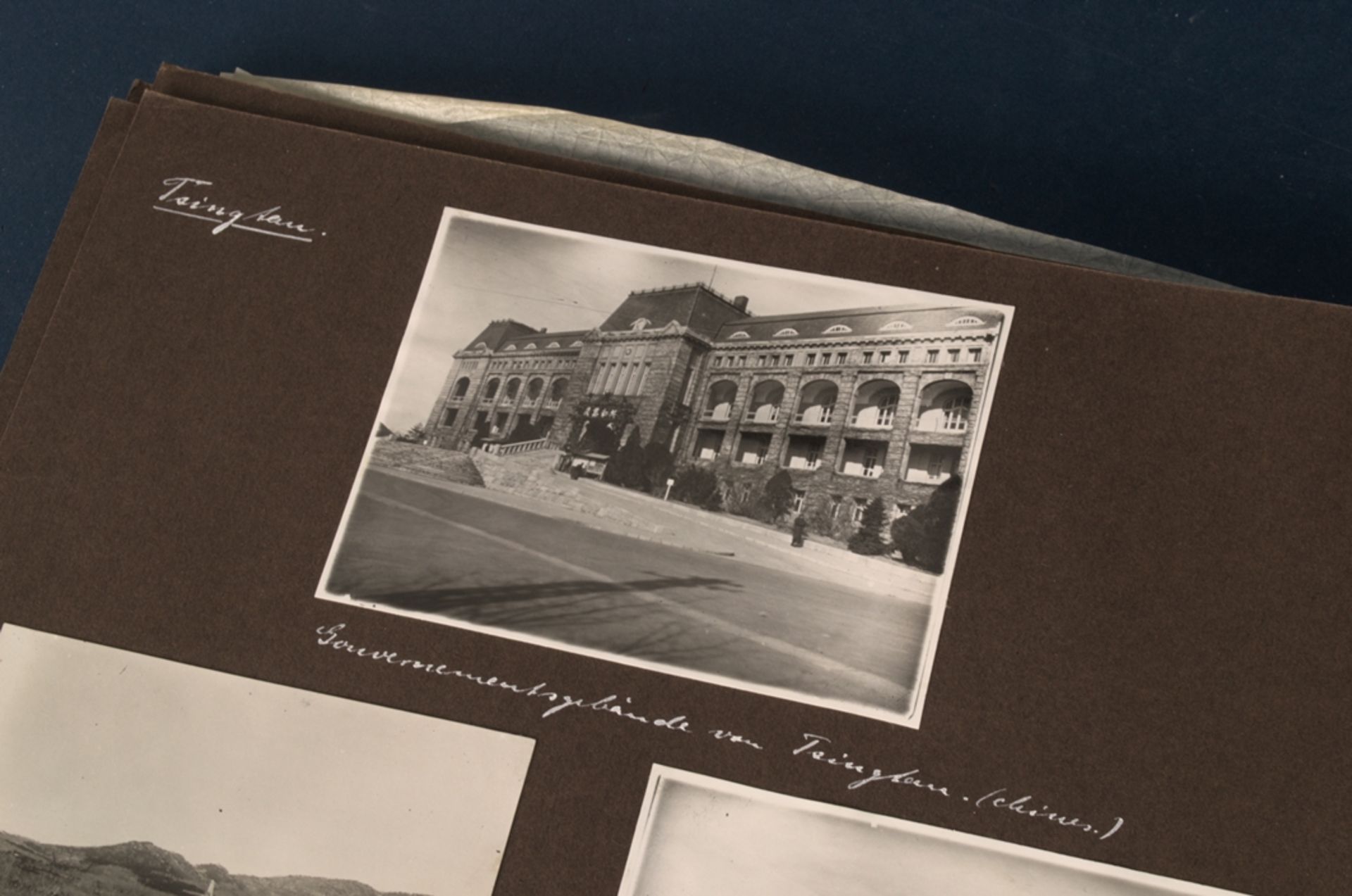 "Meine Ostasien- Seereise" von 1927 - 1928 auf der "M.S. Vogtland". Fotoalbum mit insgesamt ca. - Image 17 of 25