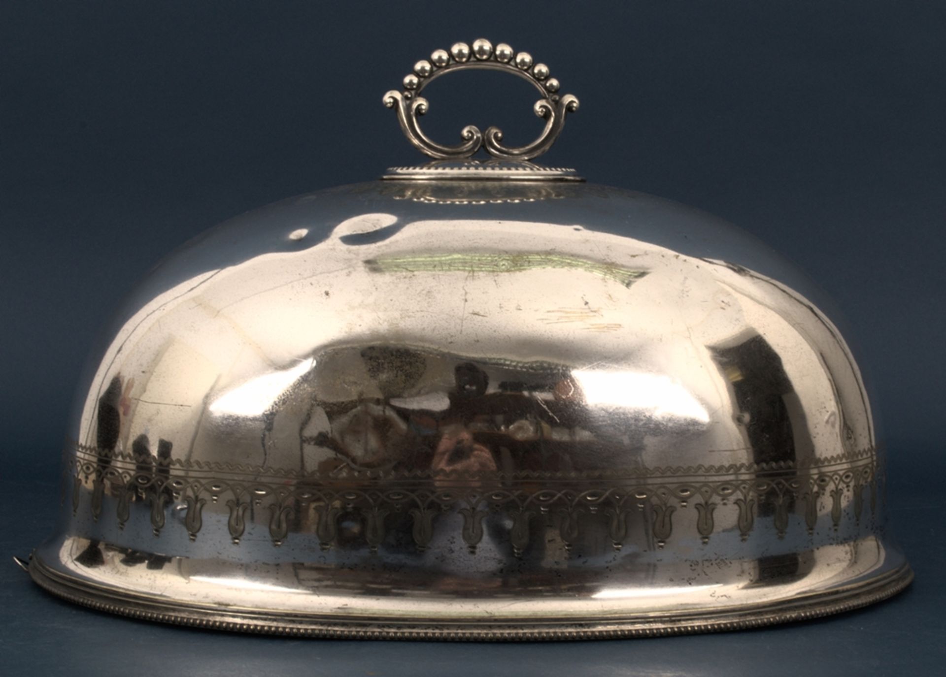 Große "CLOCHE"-Wärmehaube, versilbertes Metall, ca. 25 x 47 x 36 cm, im Deckel bez.: "MAPPIN - Image 8 of 13