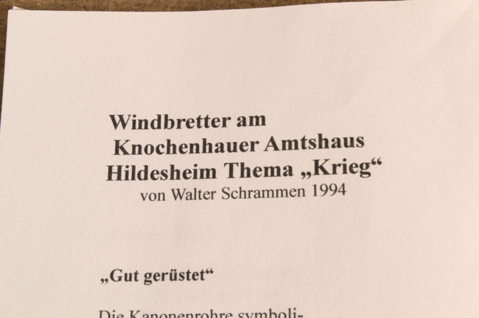 Walther Schrammen: 3 Windbretter am Knochenhauer Amtshaus in Hildesheim. Thema: "Krieg von 1994", - Image 10 of 10