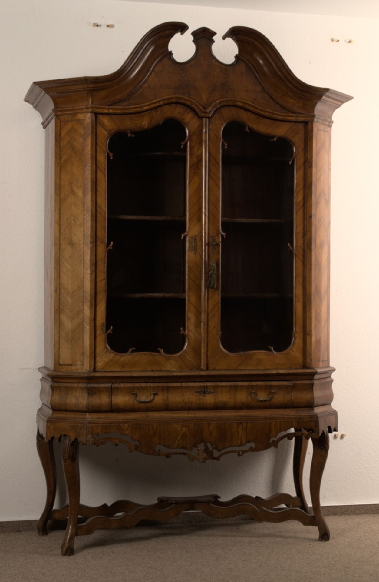 Barocker Stollenschrank/Glasschrank, norddeutscher Spätbarock Ende 18. Jhd., zu restaurierender - Bild 4 aus 41