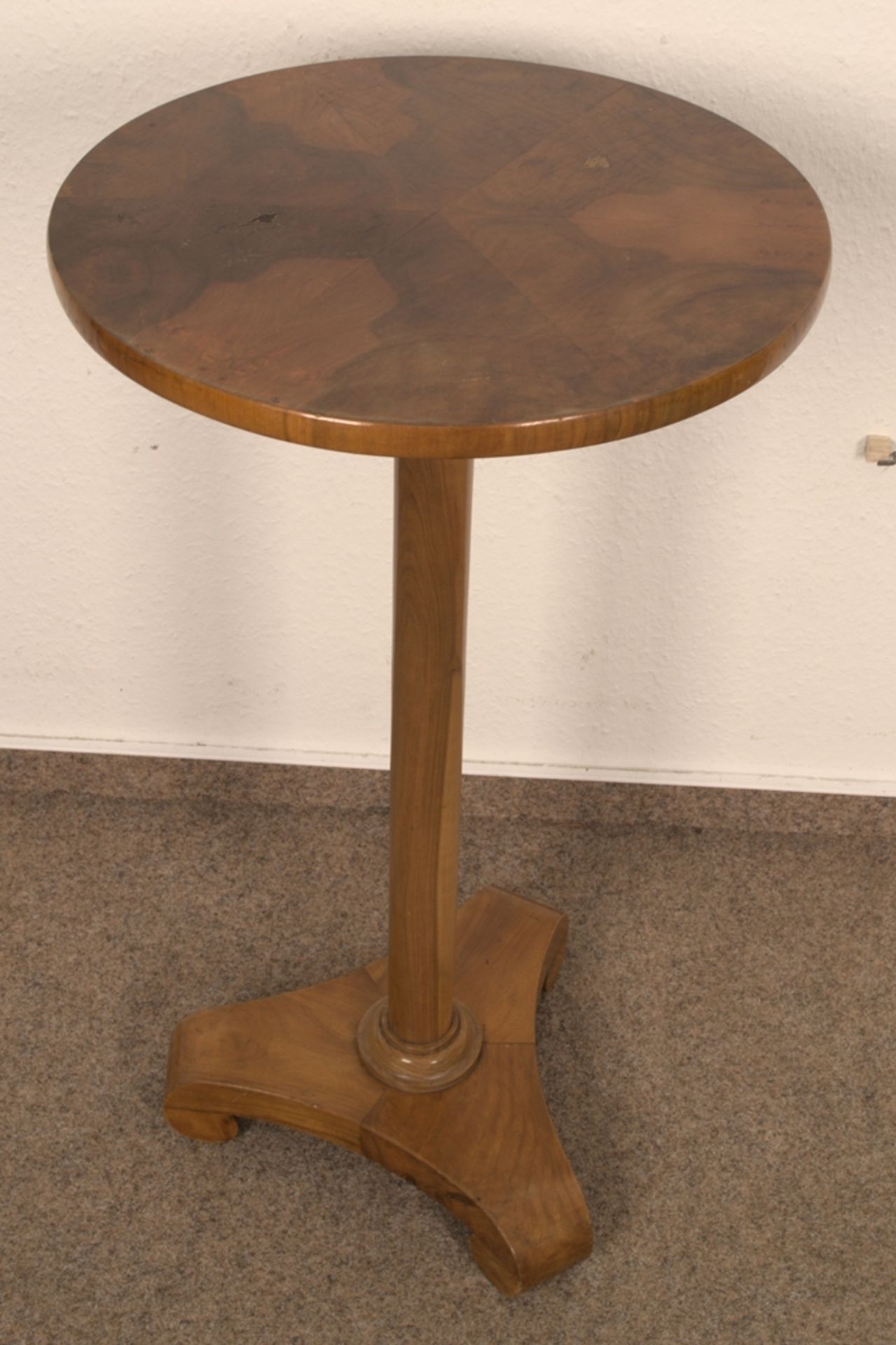 Rundes Lampentischchen, Biedermeier-Stil 19./20. Jhd., Höhe ca. 75 cm, Durchmesser ca. 42 cm.