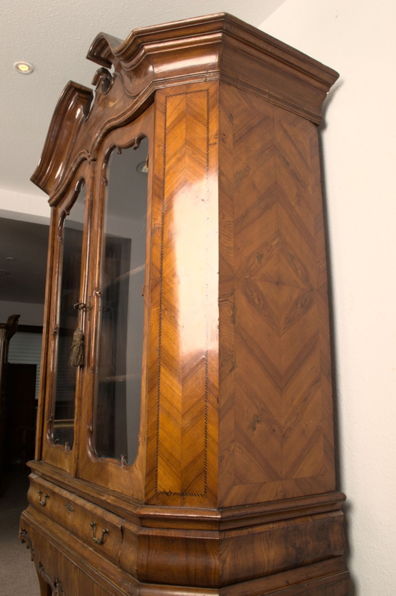 Barocker Stollenschrank/Glasschrank, norddeutscher Spätbarock Ende 18. Jhd., zu restaurierender - Bild 3 aus 41