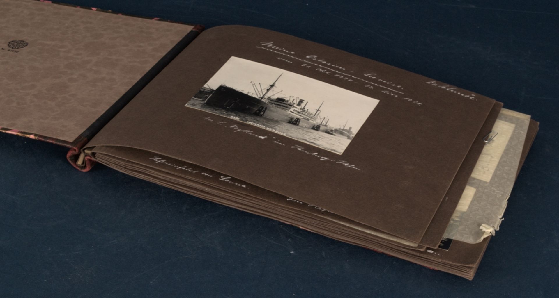 "Meine Ostasien- Seereise" von 1927 - 1928 auf der "M.S. Vogtland". Fotoalbum mit insgesamt ca. - Image 2 of 25