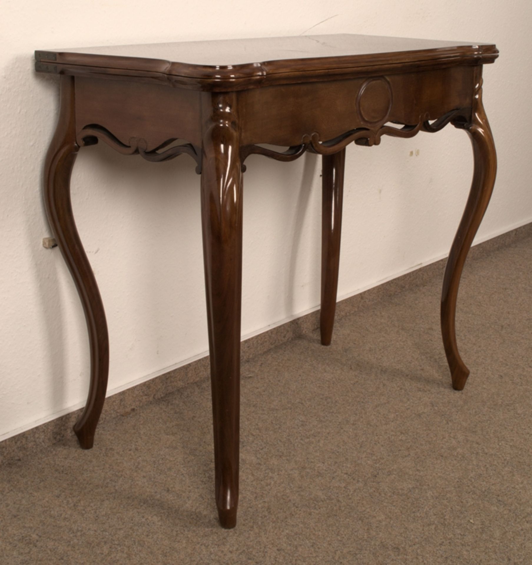 Konsoltisch/Spieltisch. Louis Philippe um 1900, Nussbaum massiv & furniert, ältere Restauration, - Image 2 of 10
