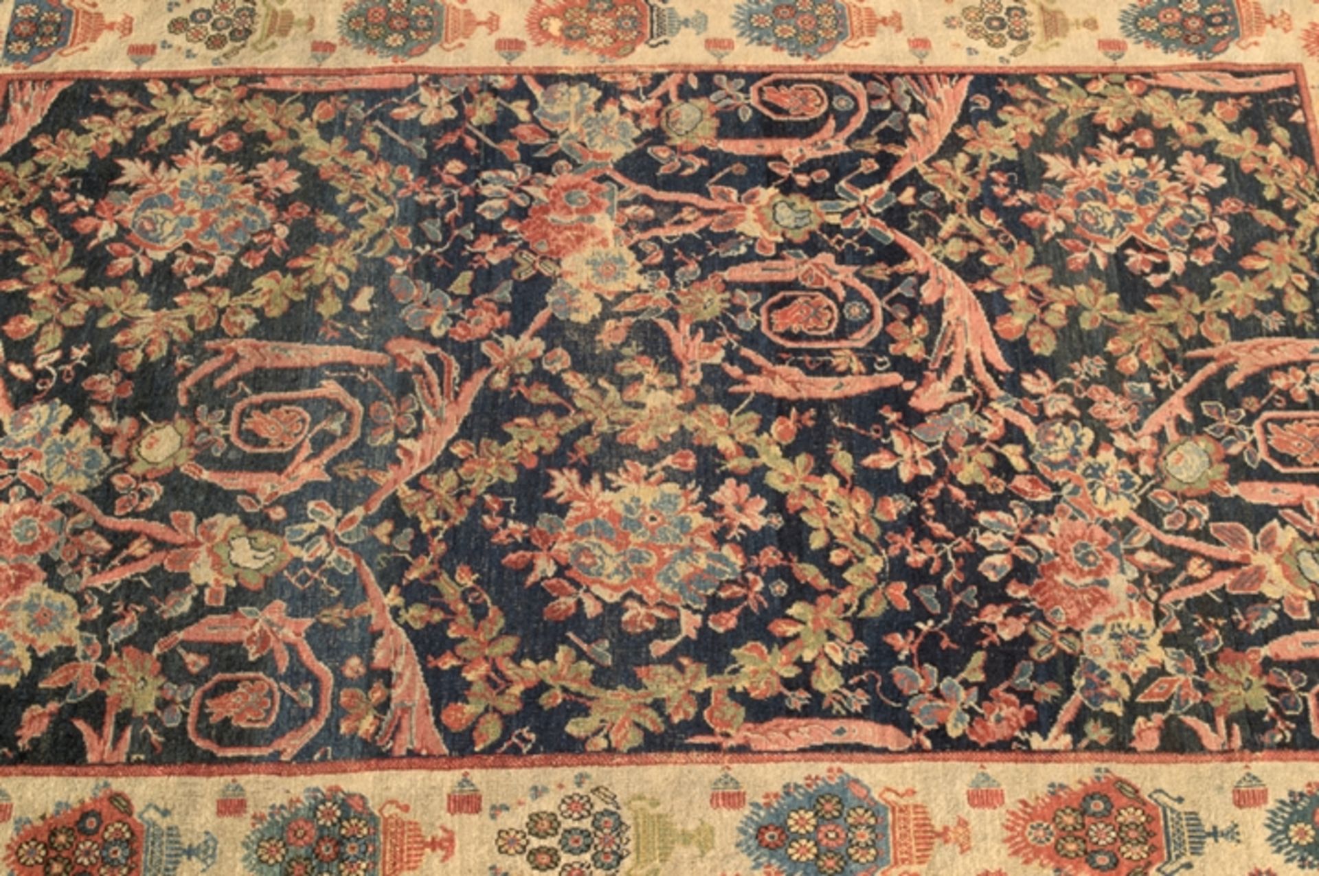 Antiker Teppich, wohl um 1900, dunkelblauer Fond mit floral durchgemustertem Dekor, - Bild 3 aus 13