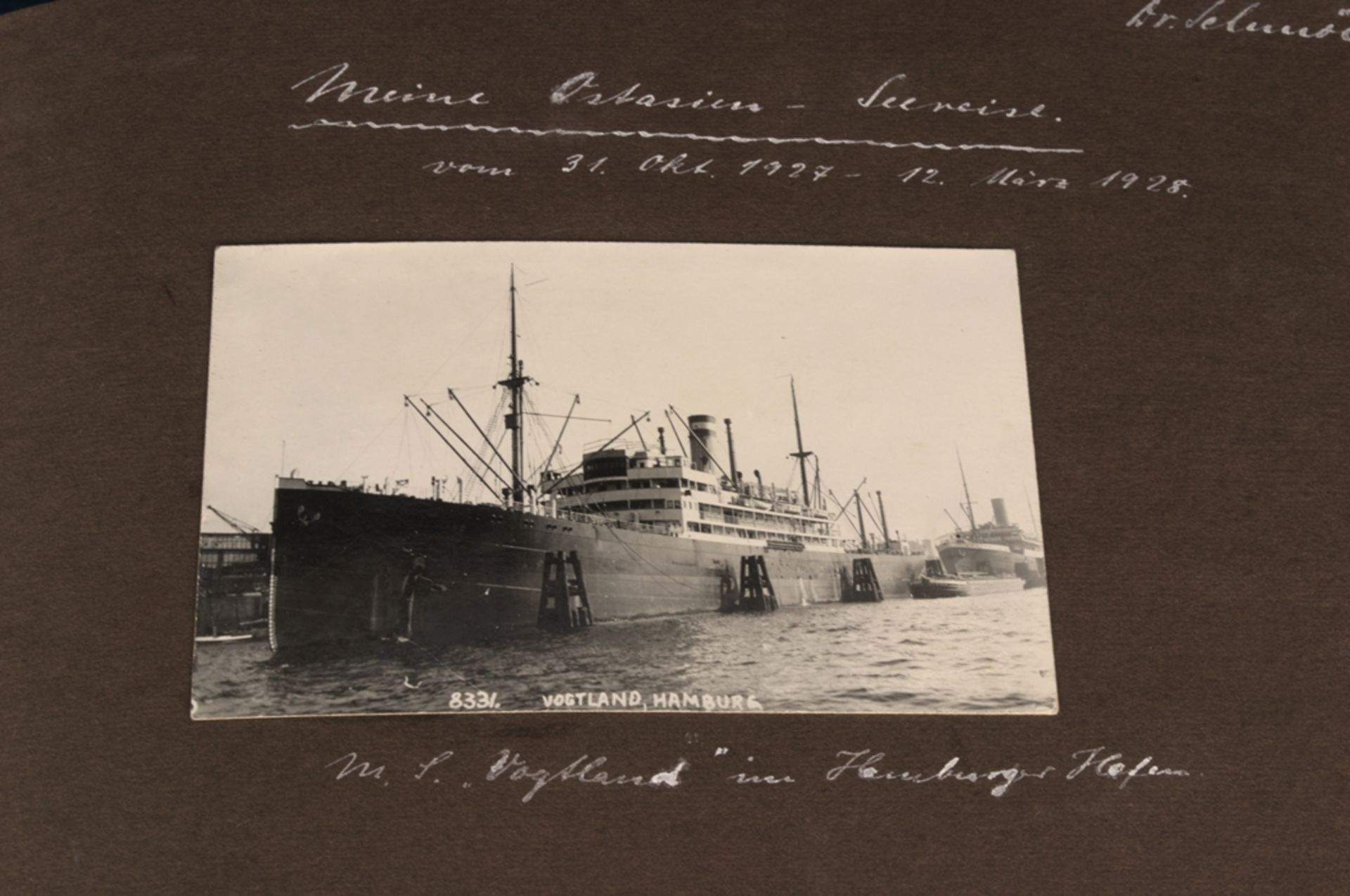 "Meine Ostasien- Seereise" von 1927 - 1928 auf der "M.S. Vogtland". Fotoalbum mit insgesamt ca.