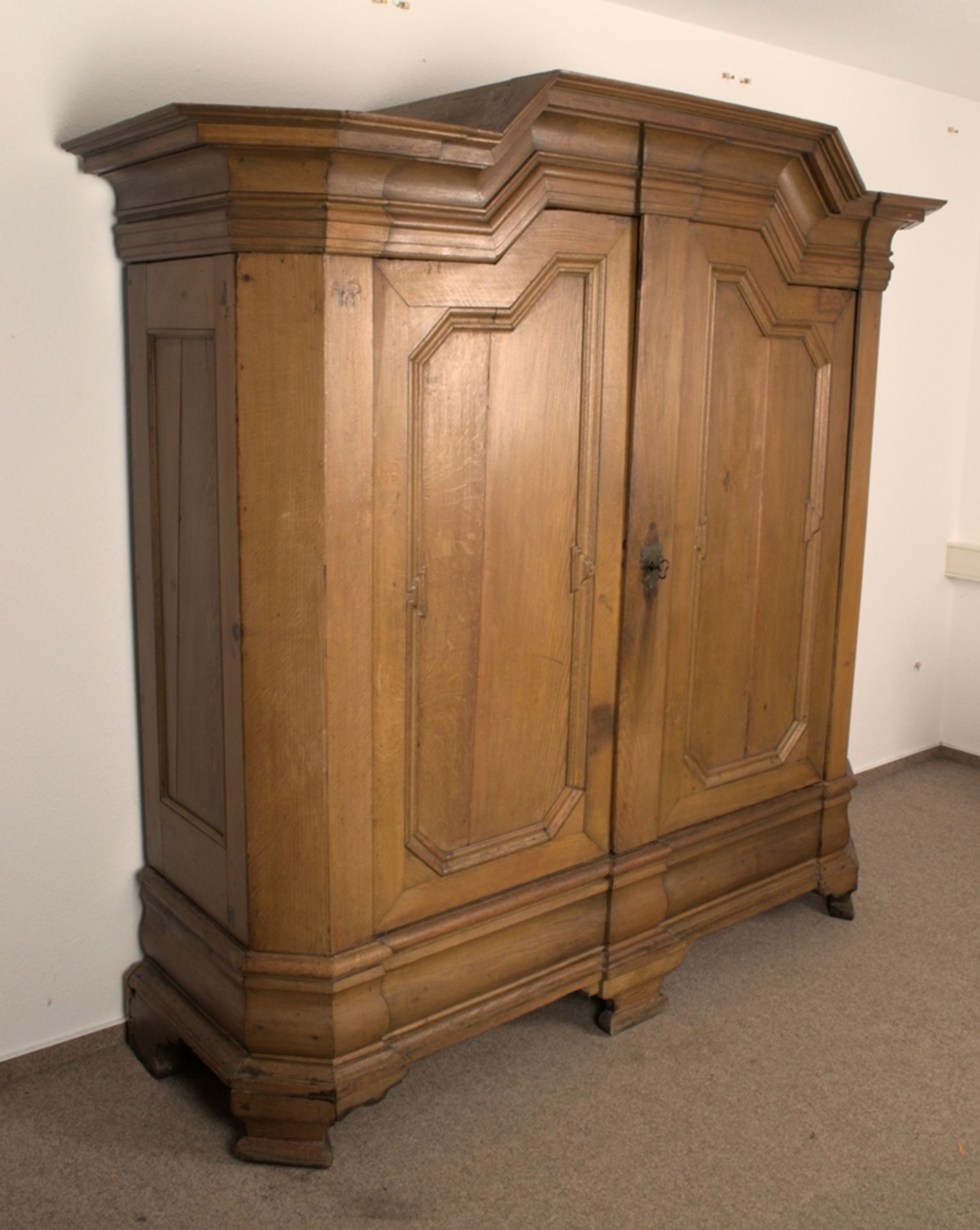 Großer Dielenschrank/Barockschrank, norddeutscher Barock um 1760/80, Eiche massiv, voll zerlegbarer, - Image 5 of 16