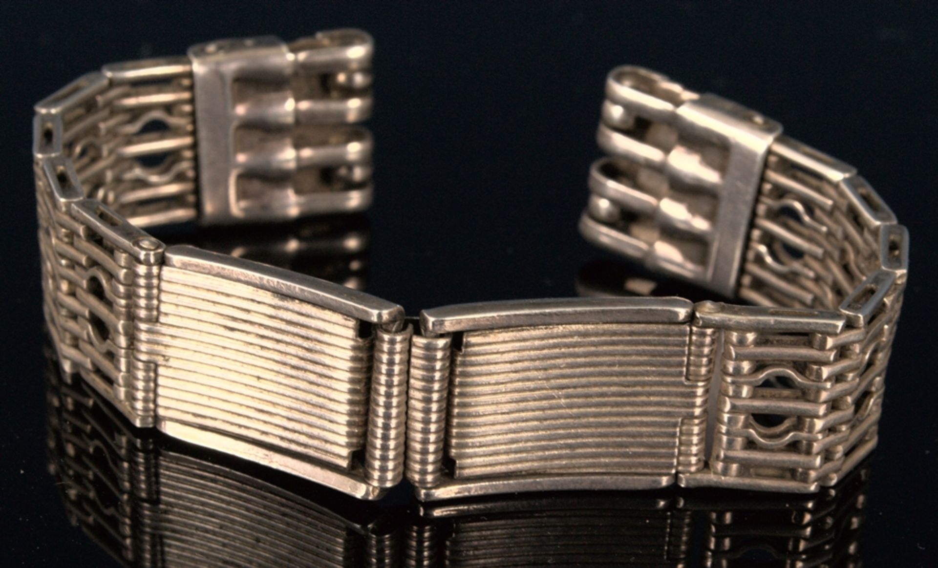 Russisches Armband für eine Herrenarmbanduhr, mehrgliedriges, teilweise durchbrochen gearbeitetes