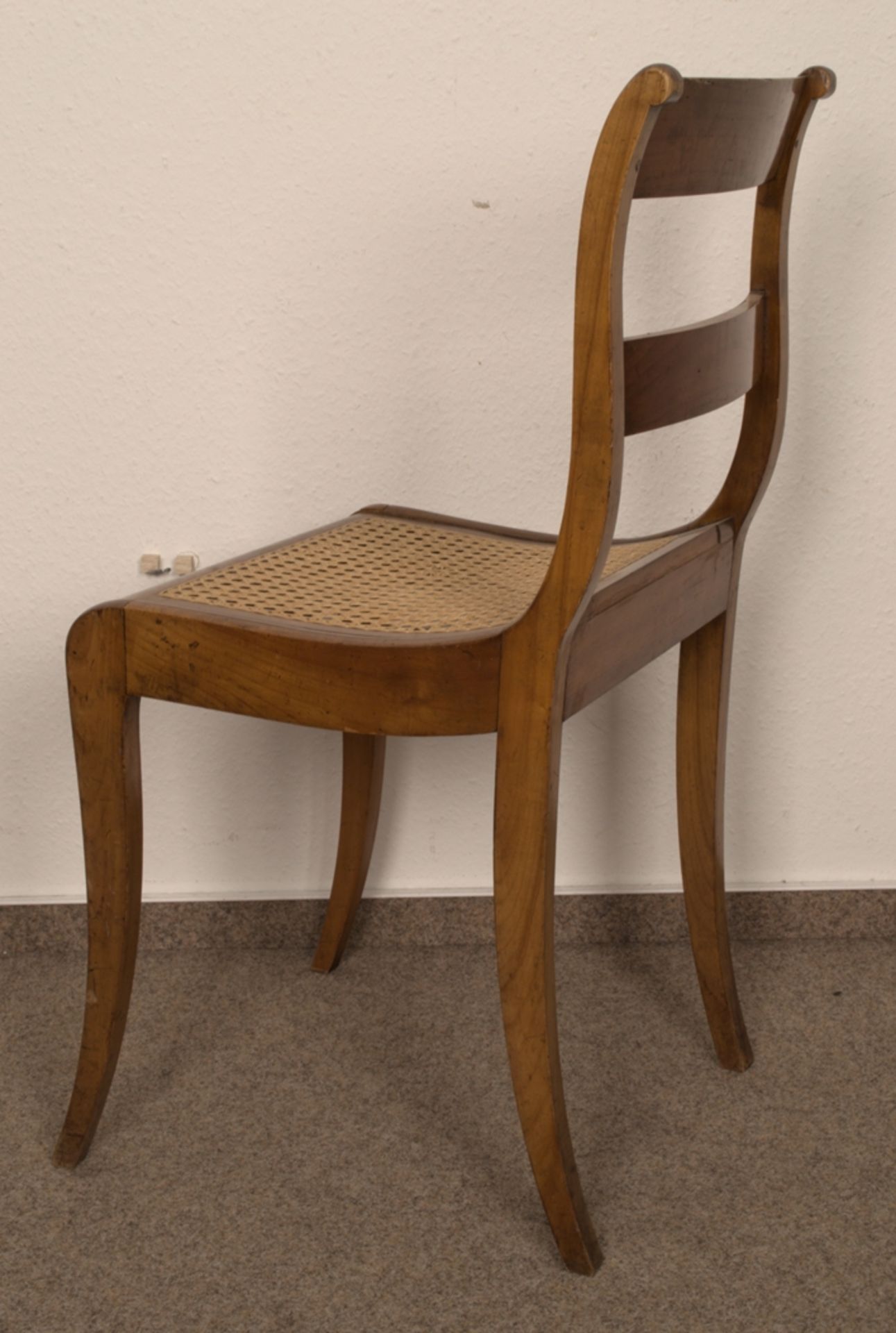 Antiker Stuhl, Biedermeier um 1830/40, Kirschbaum massiv & furniert, teilweise intarsiert. Ältere - Bild 4 aus 5