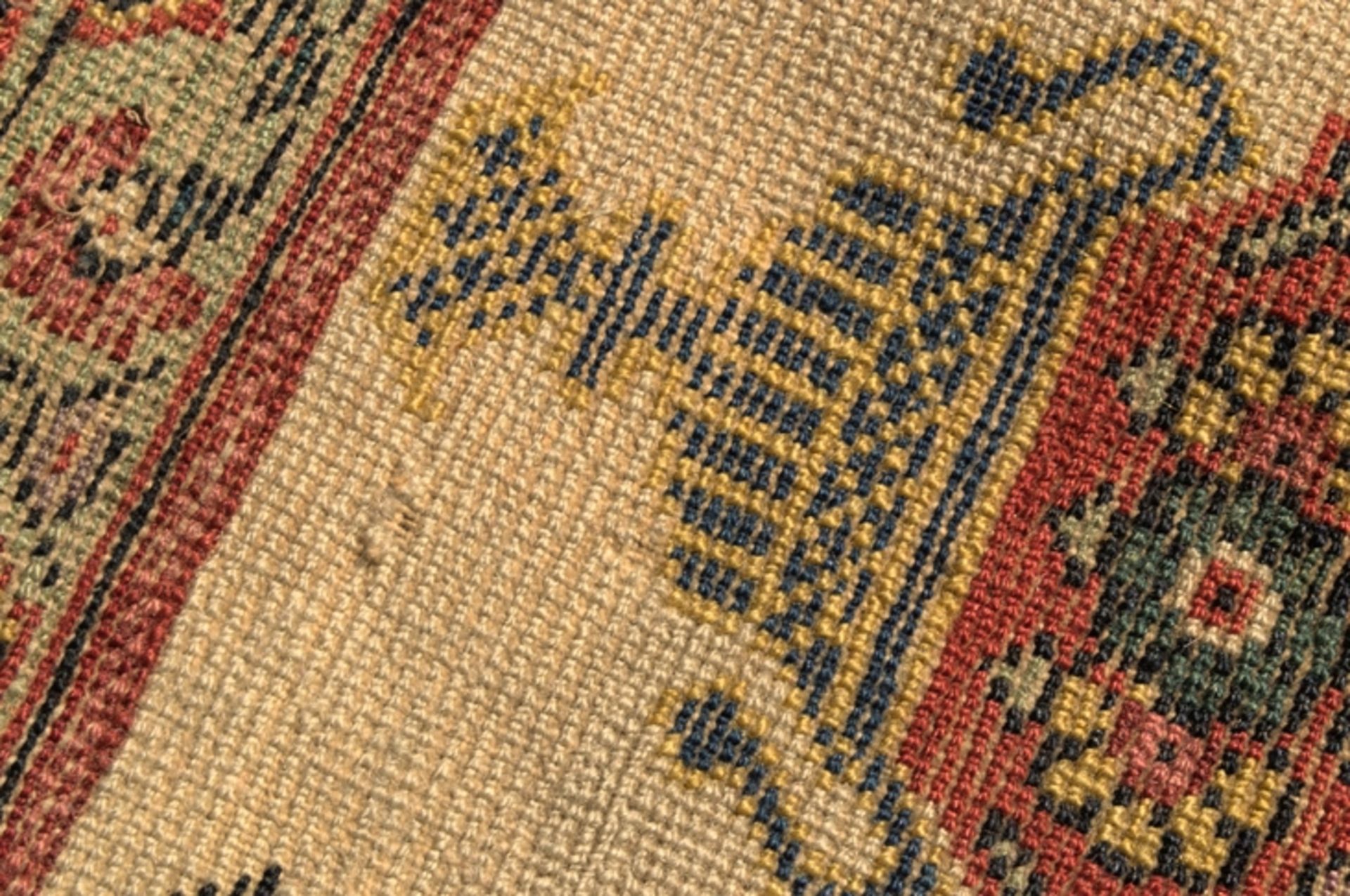 Antiker Teppich, wohl um 1900, dunkelblauer Fond mit floral durchgemustertem Dekor, - Bild 10 aus 13