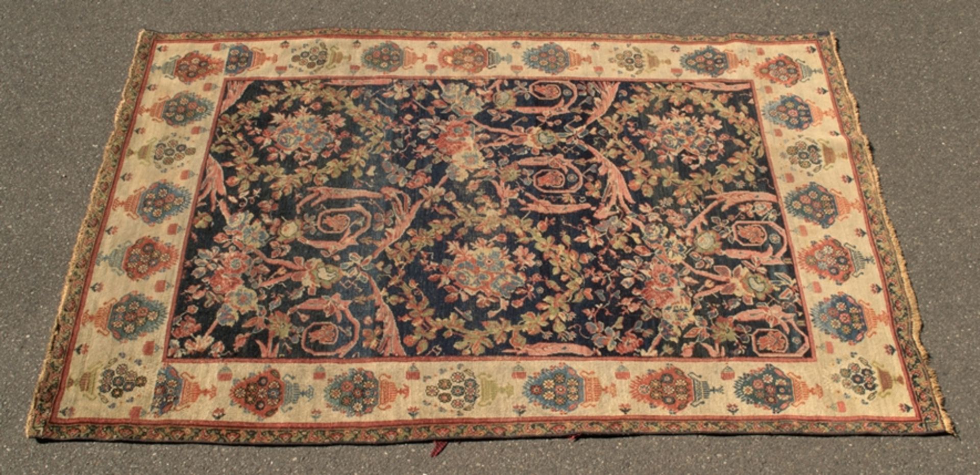 Antiker Teppich, wohl um 1900, dunkelblauer Fond mit floral durchgemustertem Dekor, - Bild 2 aus 13