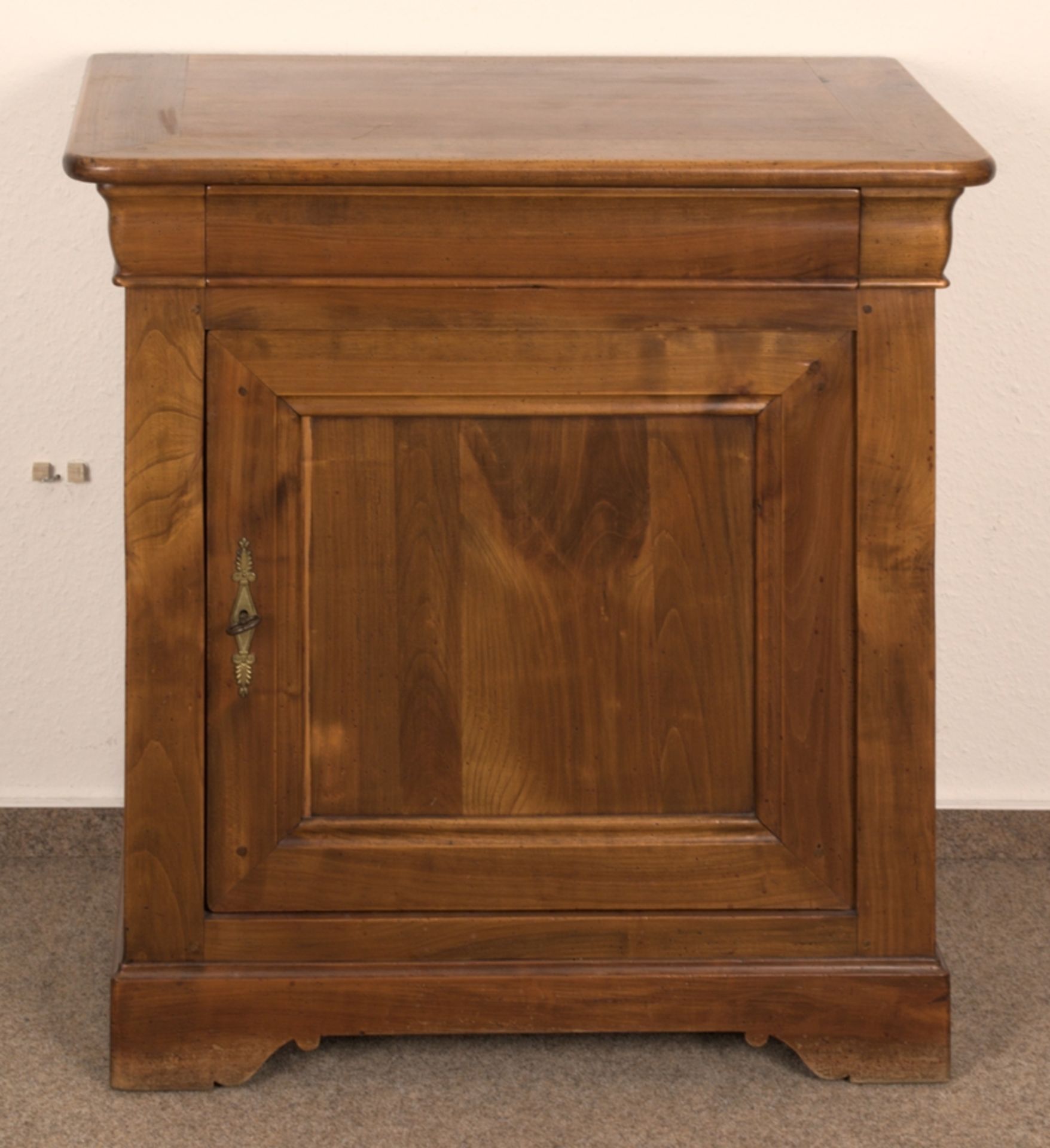 Eintüriges Kommodenschränkchen, sog. Halbschrank, Kirschbaum, Stil Biedermeier/Stil Charles X, - Bild 2 aus 14