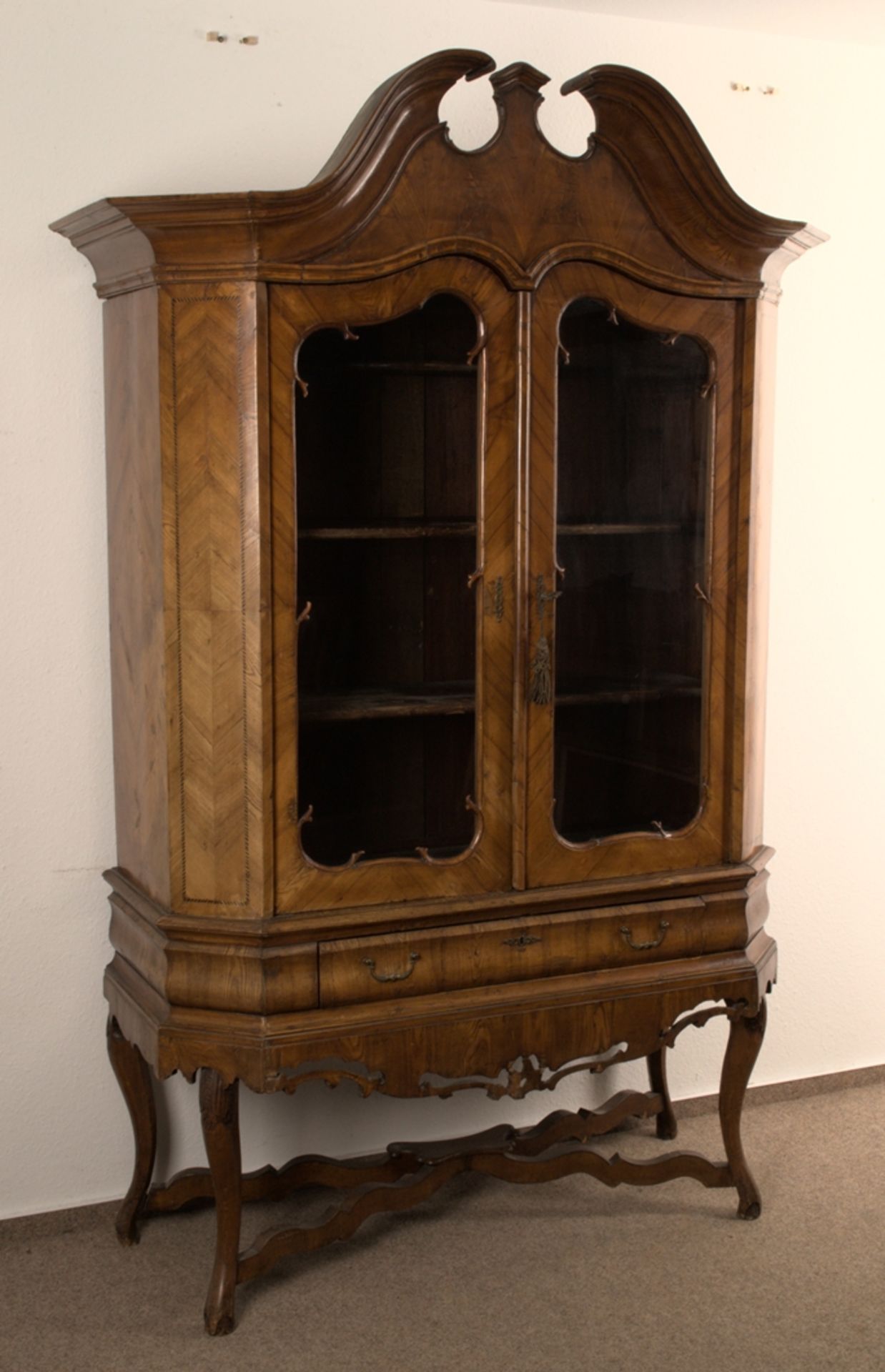 Barocker Stollenschrank/Glasschrank, norddeutscher Spätbarock Ende 18. Jhd., zu restaurierender - Bild 9 aus 41