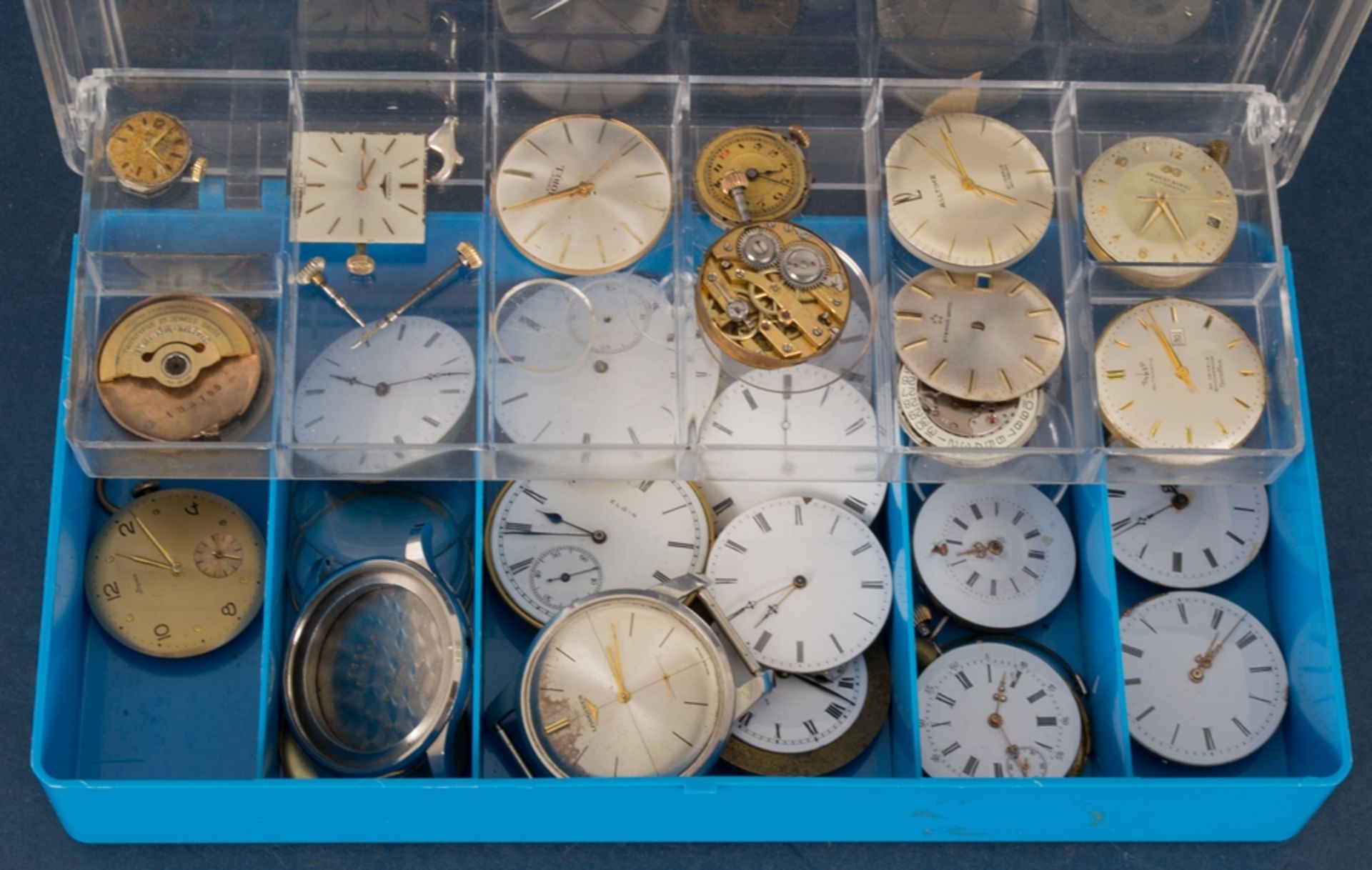 Kleine Sammlung versch. Armband- & Taschenuhren-Werke, Uhrengehäuse, Ziffernblätter und weiterer