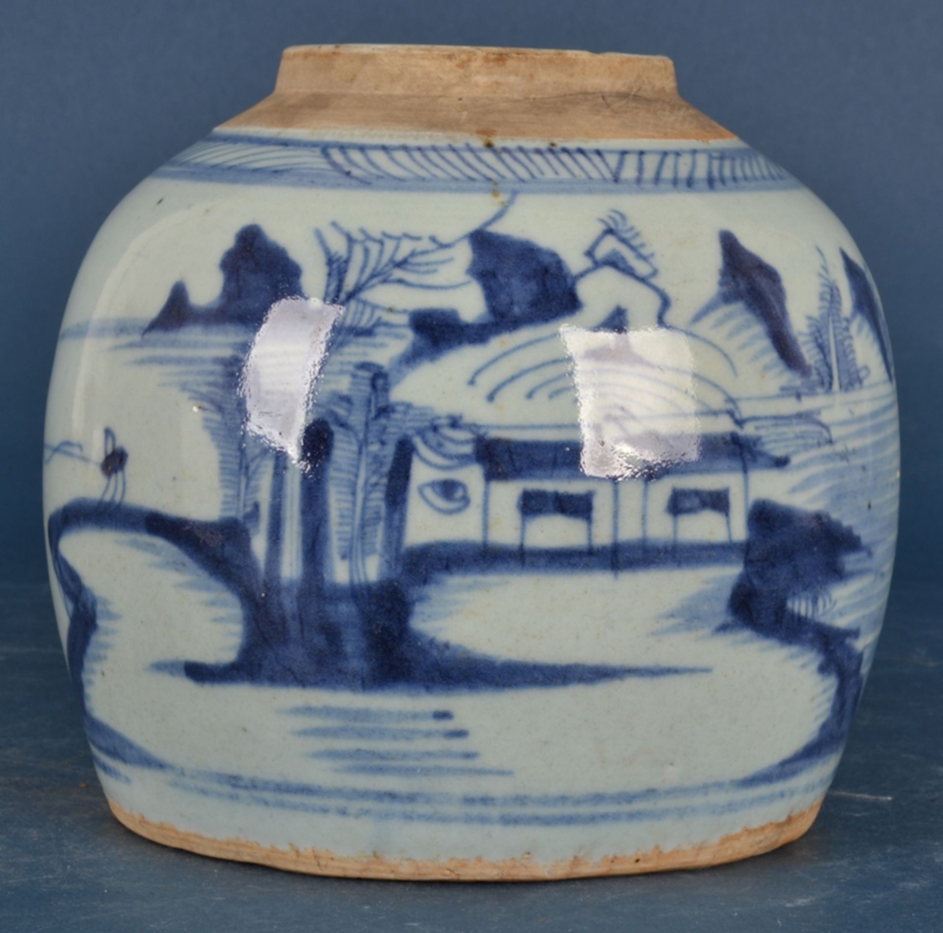 Antiker, chinesischer Ingwer-Jar/Ingwer-Topf. Blau-grauer Landschaftsdekor, alter vom Boden in die
