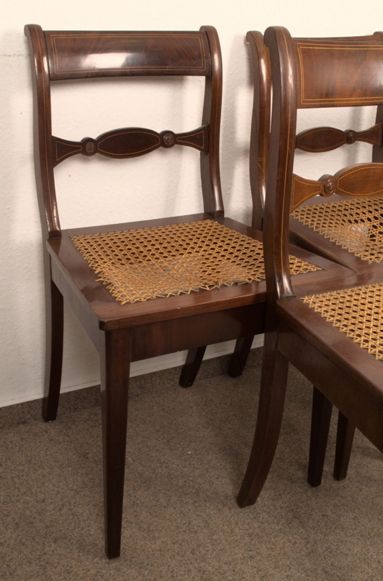Folge / Satz von 5 eleganten Biedermeier-Stühlen, Mahagoni, Fadeneinlagen, ältere Restauration, - Bild 5 aus 15