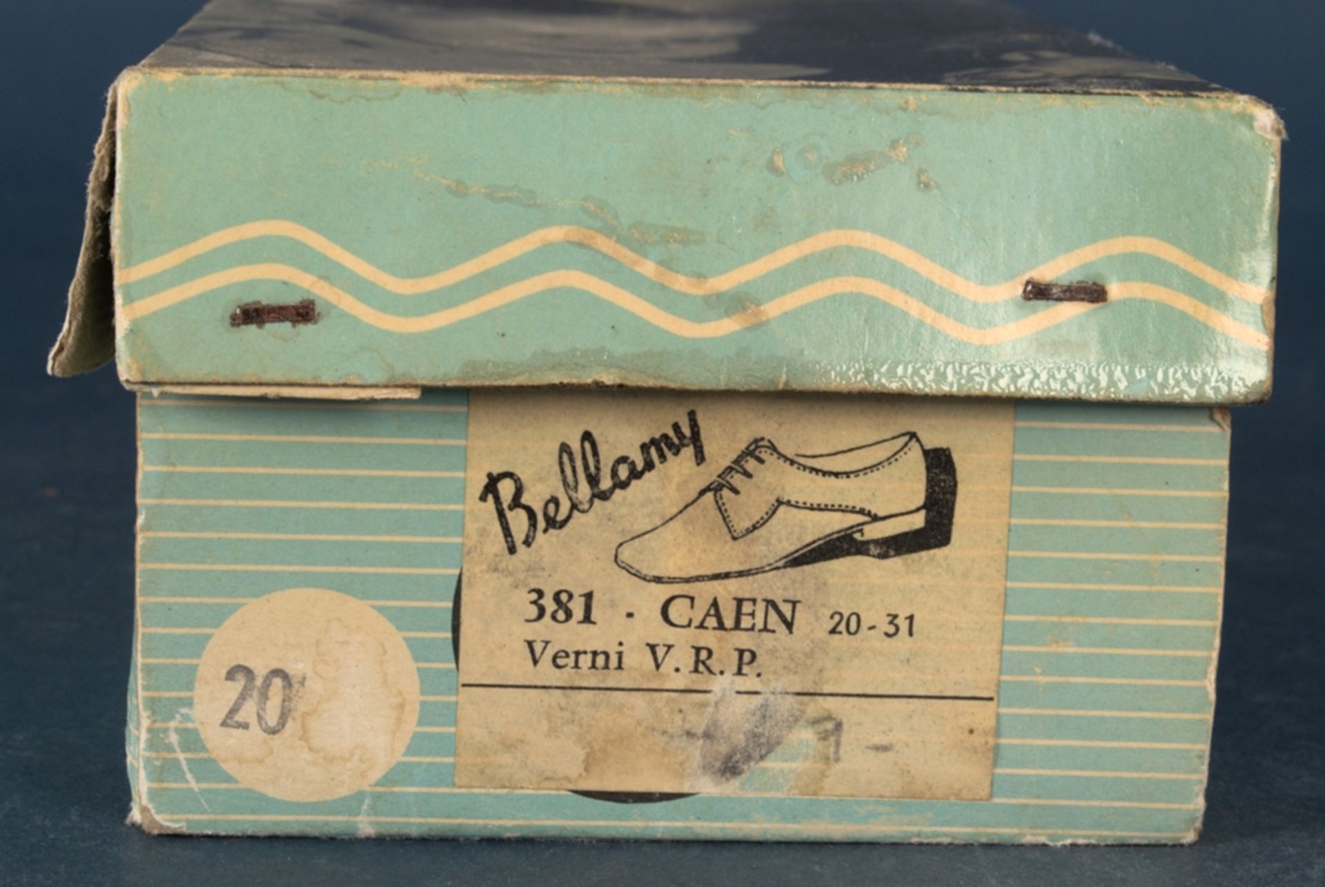 Paar original verpackter Kinderschuhe der Marke Bellamy, ungetragen, wohl 1930er/40er Jahre. - Image 2 of 4