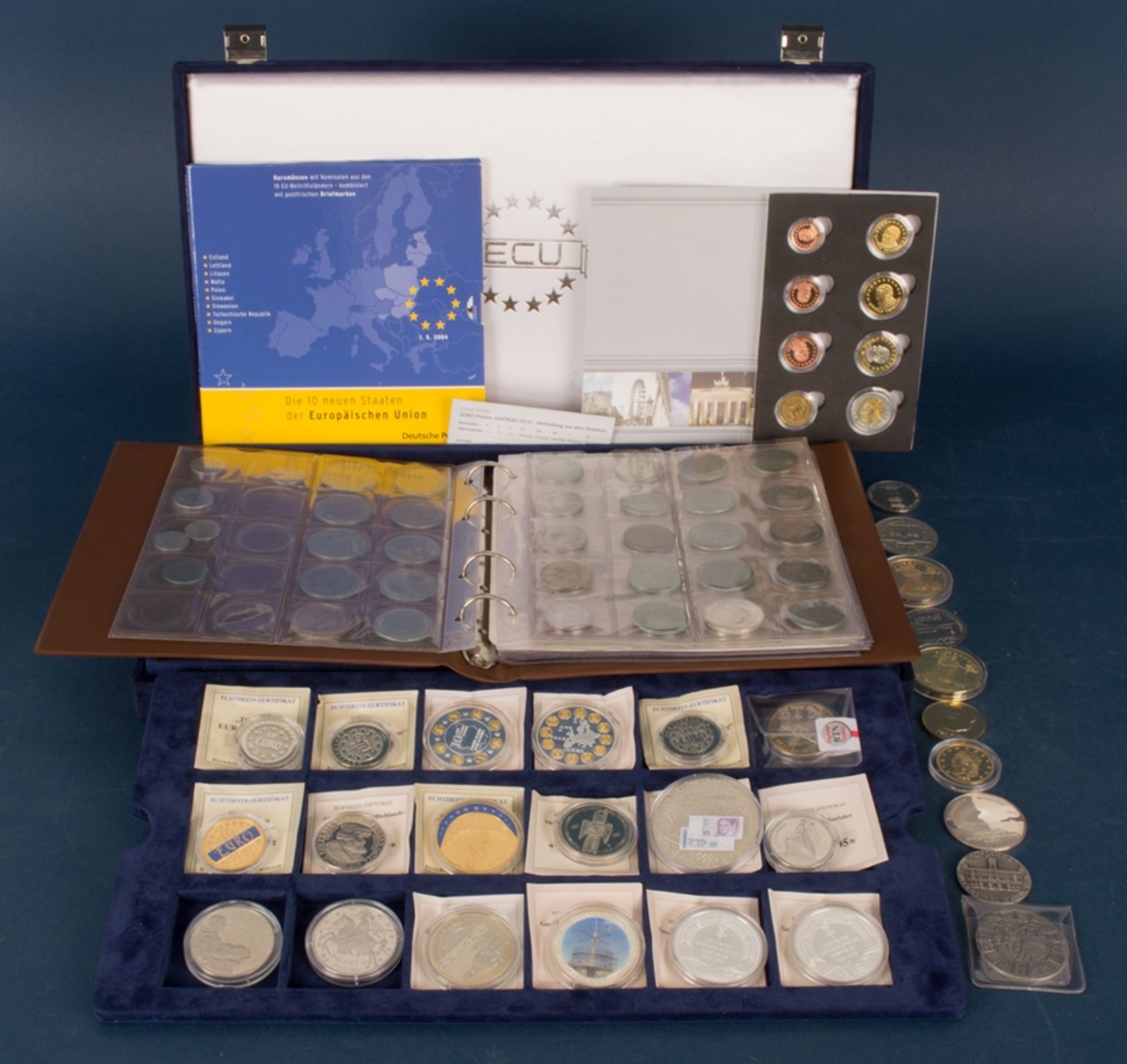 102teilige kleine Münz- & Medaillensammlung, versch. Alter, Größen, Materialien, Wertigkeit &