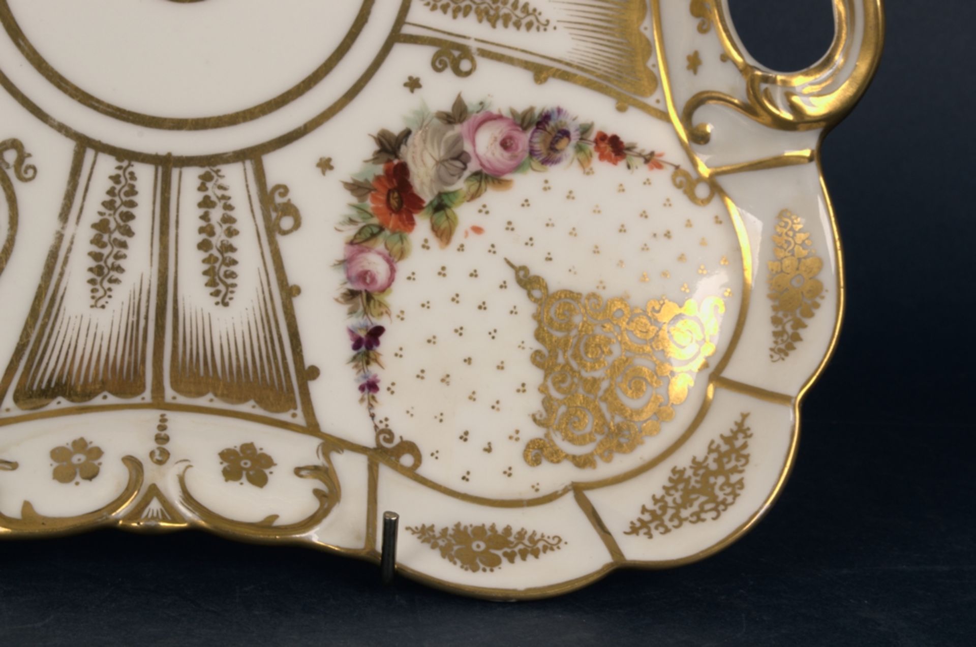 4teiliges Set, ungemarktes Weißporzellan mit polychromem Floral - & üppigem Golddekor; Belle - Image 14 of 16