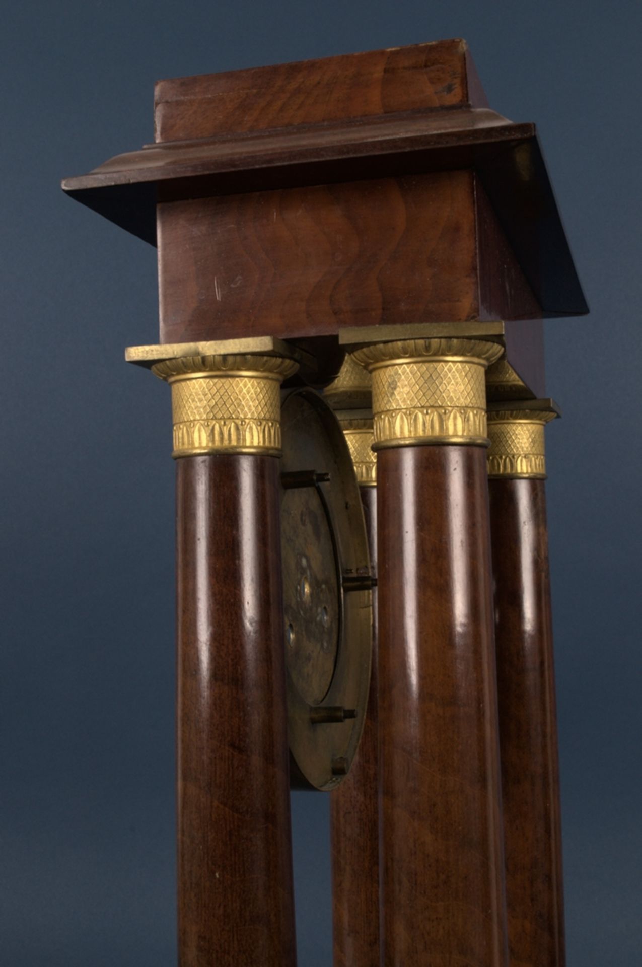Antikes Pendulen-Gehäuse, sehr schönes erhaltenes Mahagonigehäuse des 19. Jhds., mit feinem - Image 11 of 12