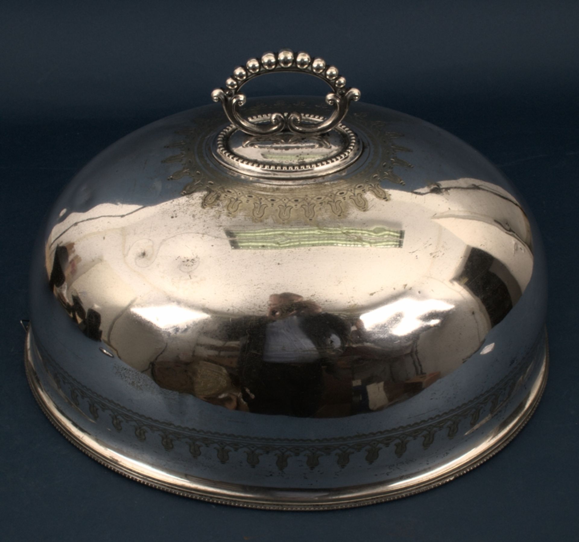 Große "CLOCHE"-Wärmehaube, versilbertes Metall, ca. 25 x 47 x 36 cm, im Deckel bez.: "MAPPIN - Image 12 of 13