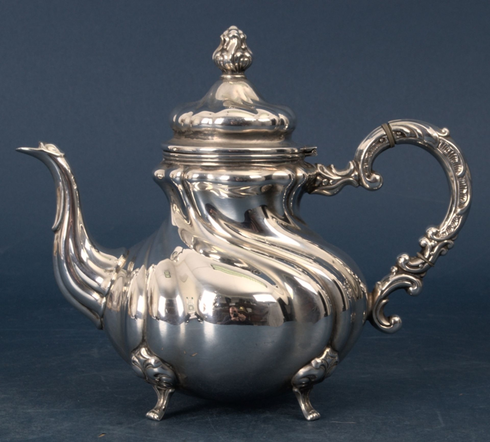 Bauchige Teekanne im Barockstil, massives 925er Sterlingsilber, Höhe ca. 18 cm, ca. 355 gr.