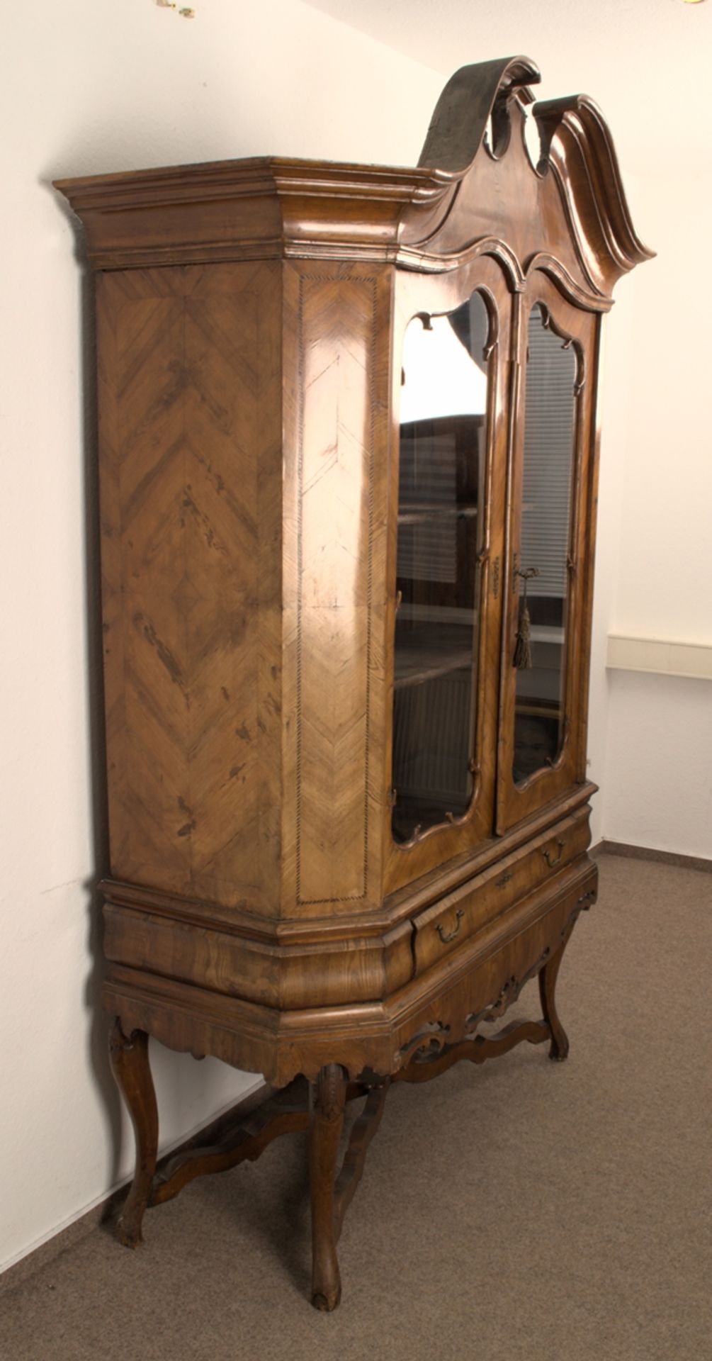 Barocker Stollenschrank/Glasschrank, norddeutscher Spätbarock Ende 18. Jhd., zu restaurierender - Bild 13 aus 41