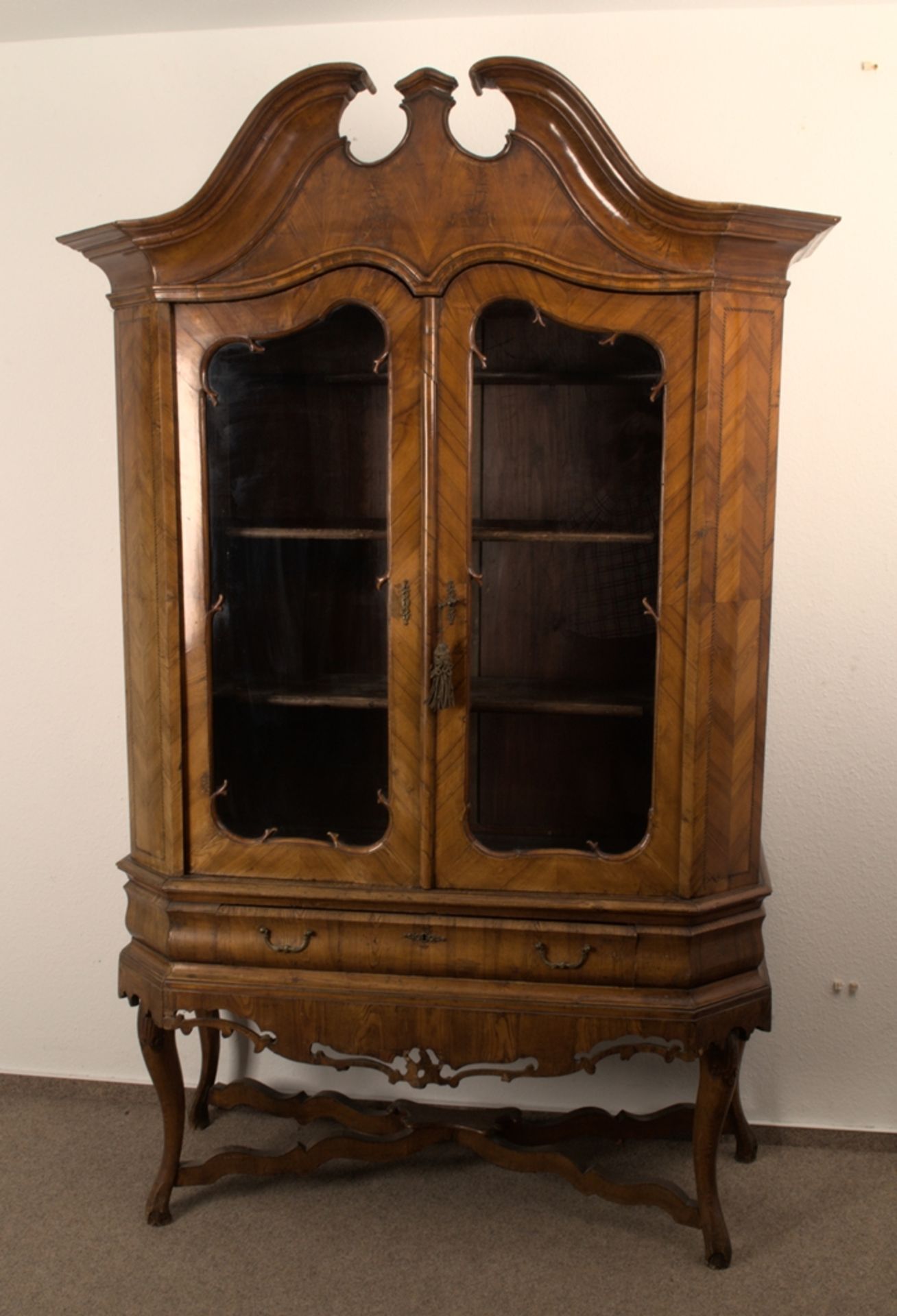 Barocker Stollenschrank/Glasschrank, norddeutscher Spätbarock Ende 18. Jhd., zu restaurierender - Bild 17 aus 41