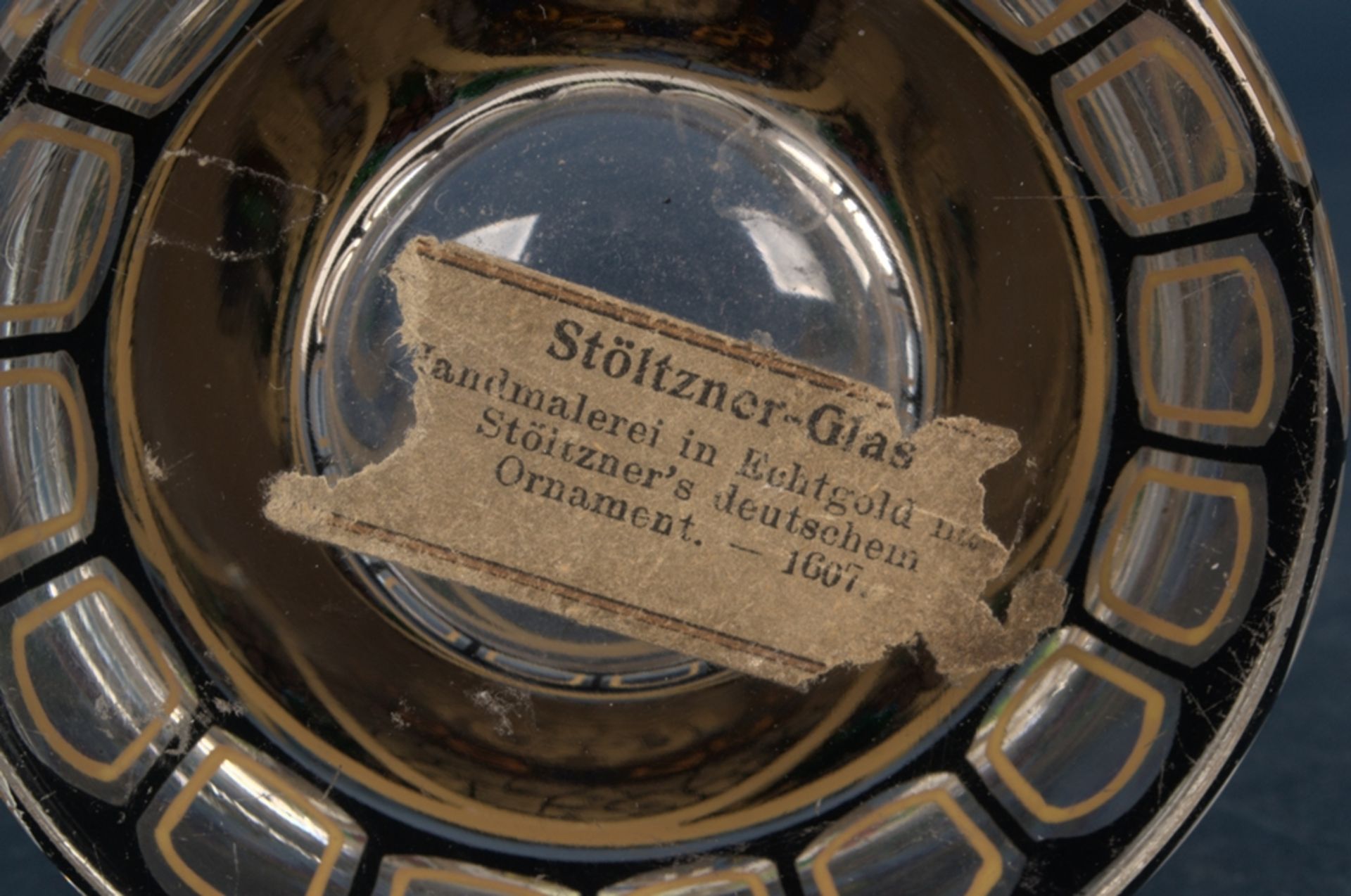 Pokalglas mit Emaillemalerei, deutsch um 1910/15. Schweres, dickwandiges, farbloses Glas, - Bild 10 aus 13