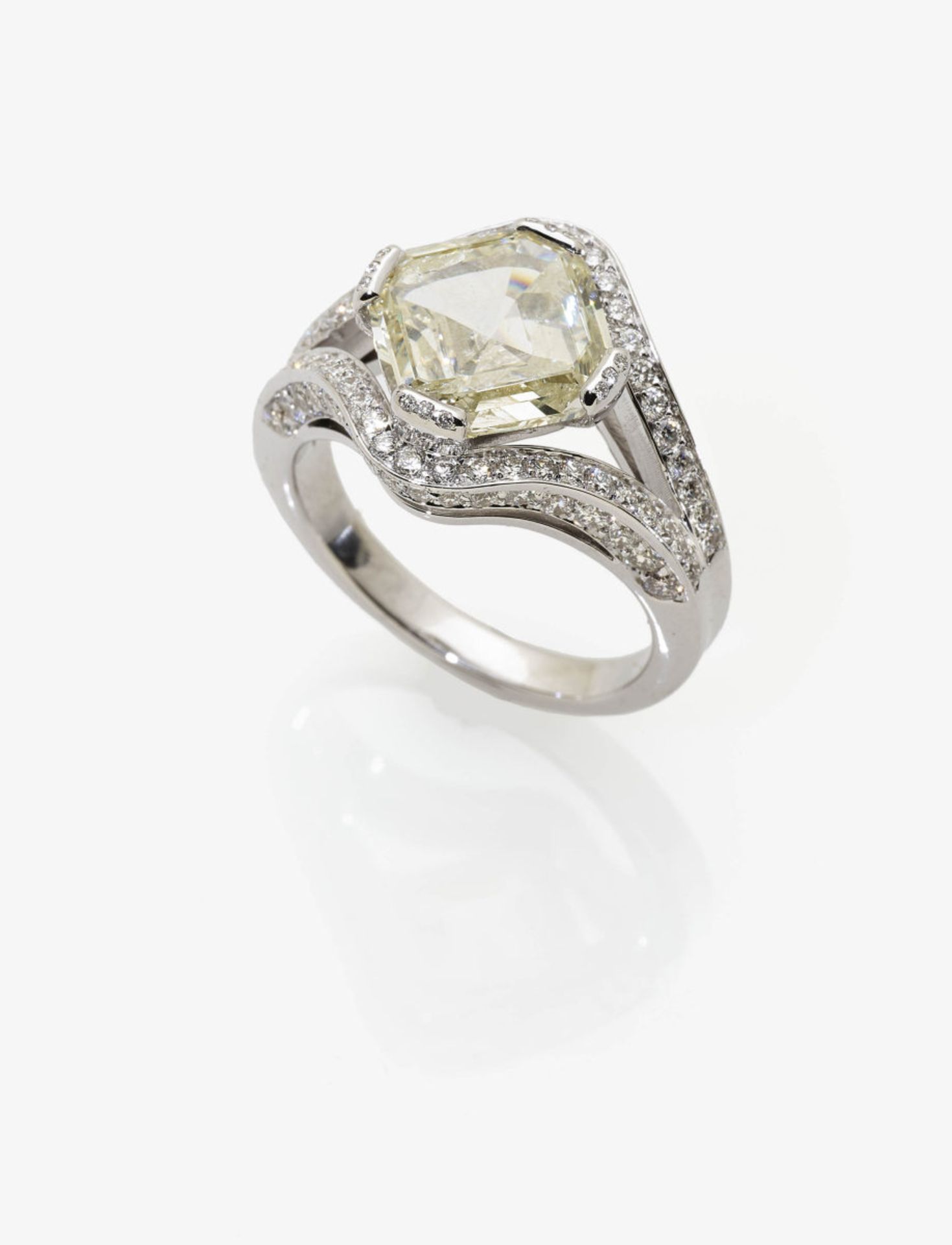 A Diamond Cocktail Ring - Bild 3 aus 4