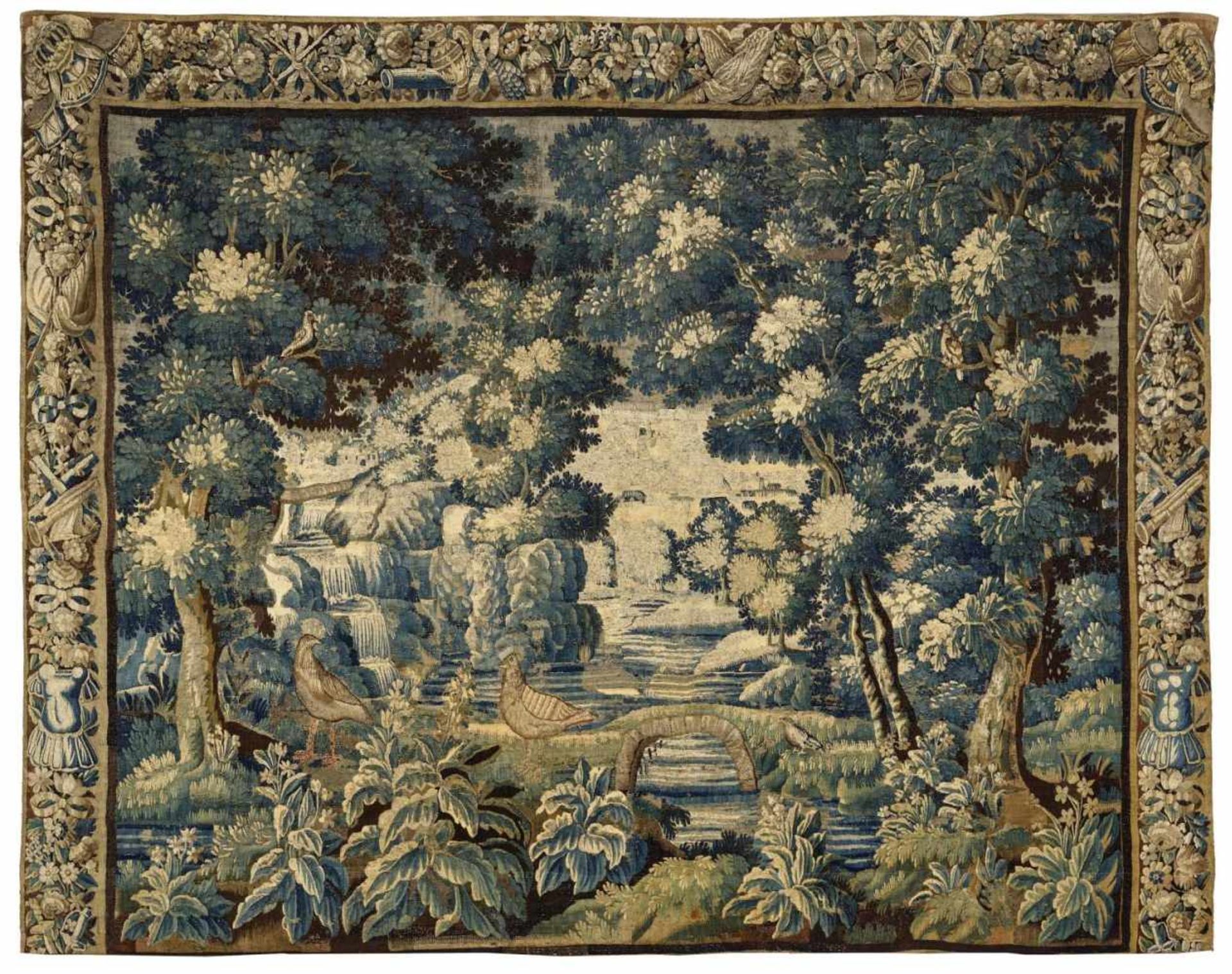 TapisserieAubusson, um 1700 Wolle, Seide. Waldlichtung mit Wasserfall und Ausblick auf Landschaft
