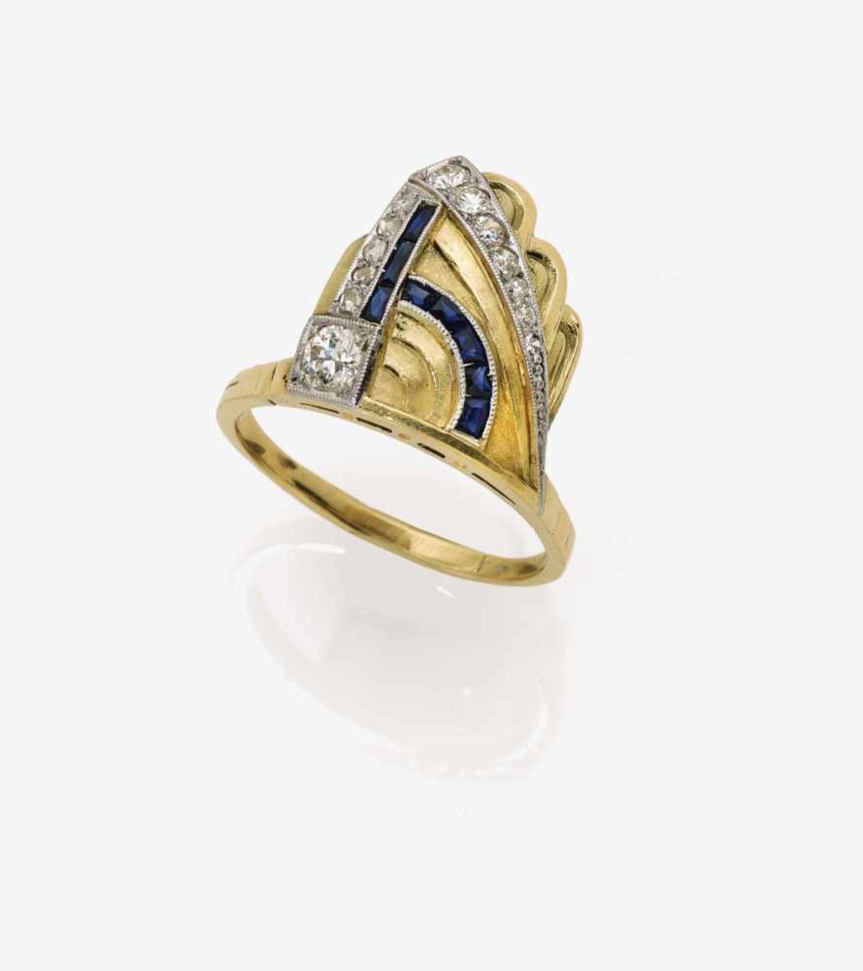 Historischer Ring mit Diamanten und SaphirenEngland, um 1930 Gelbgold 625/-, getestet. 13