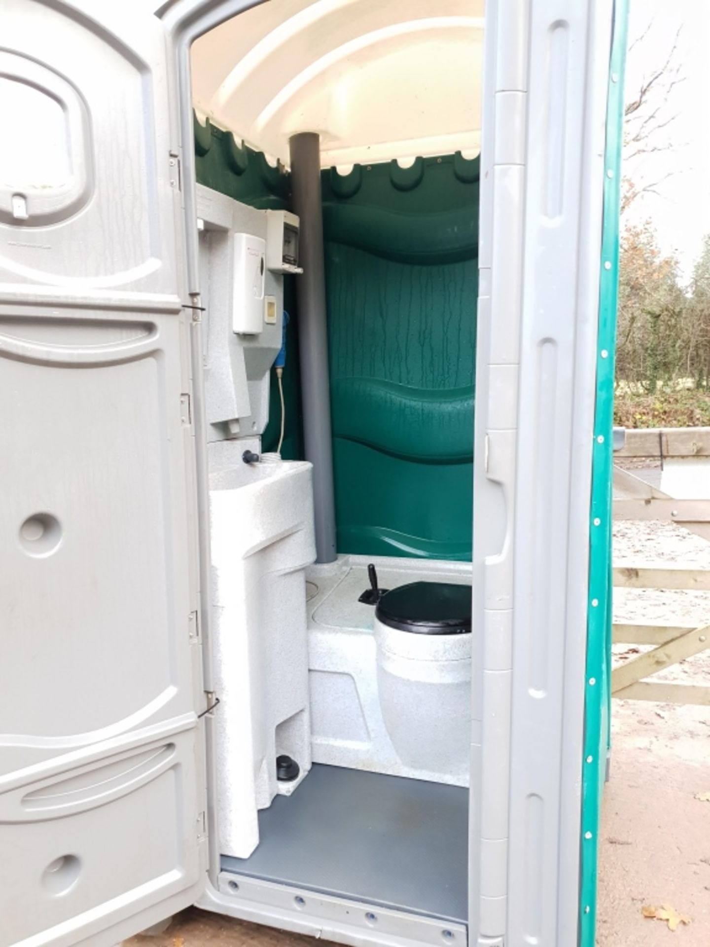 Portable Site Toilet. - Image 3 of 4