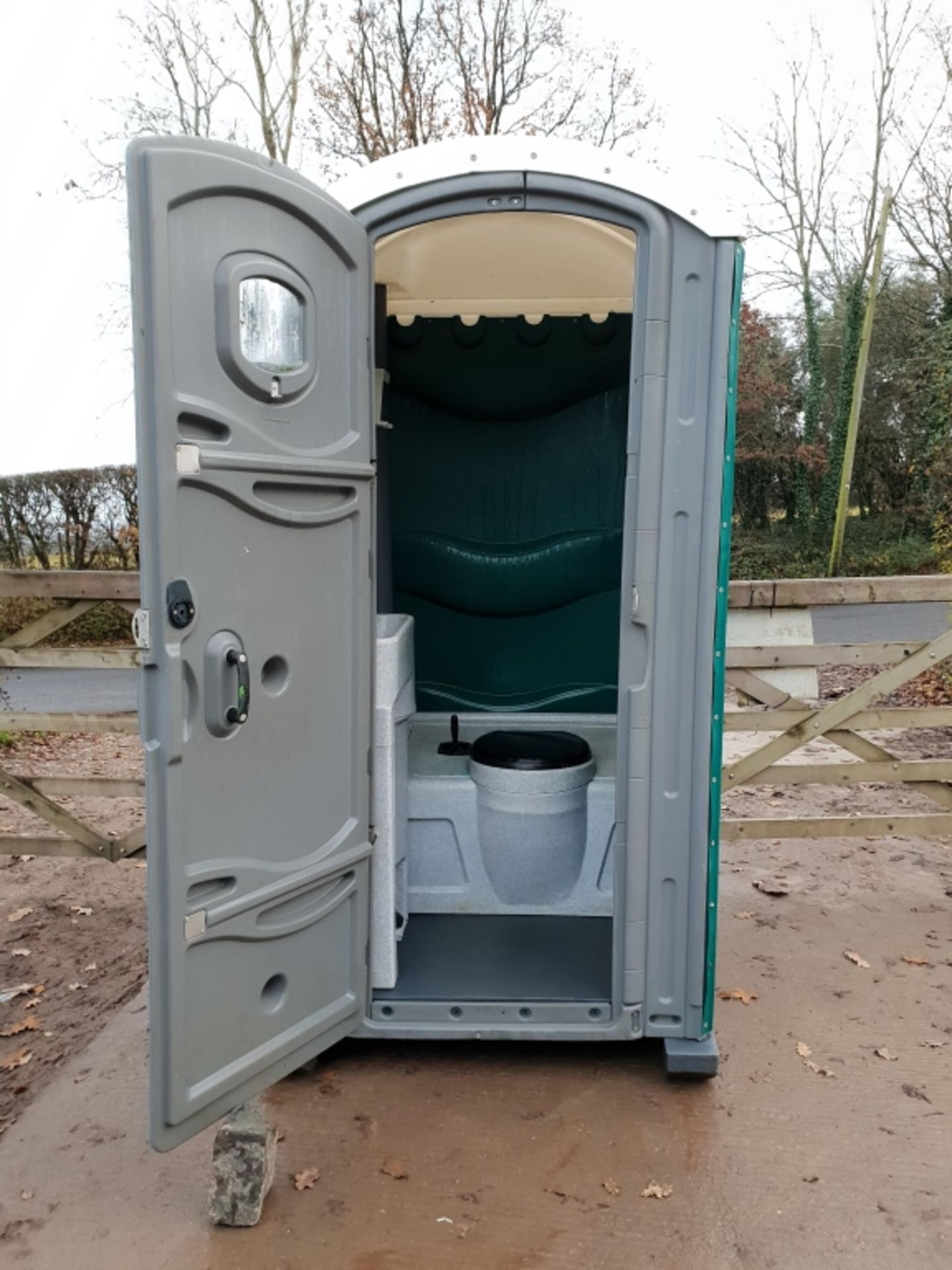 Portable Site Toilet. - Image 2 of 4