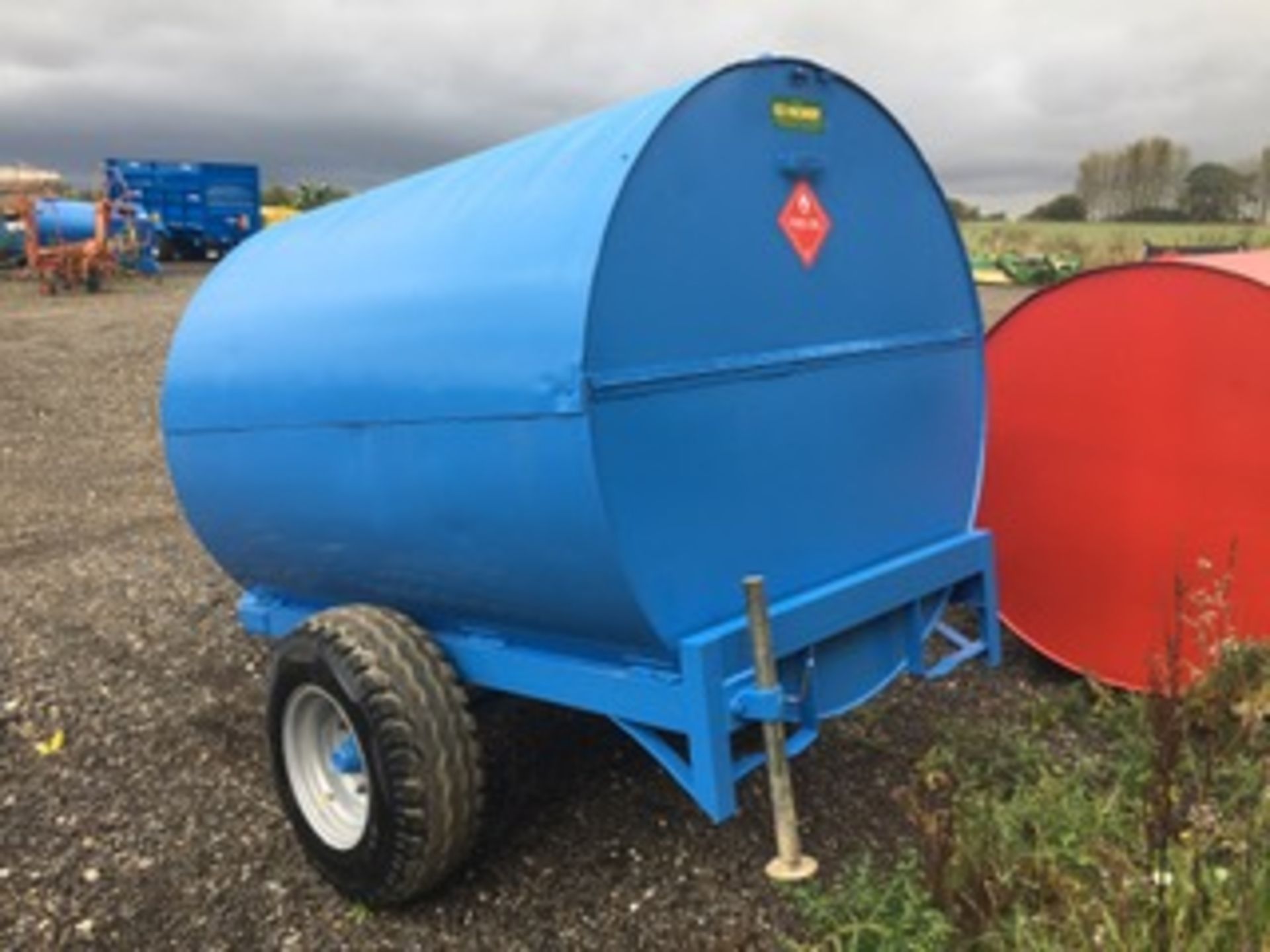 2000 LITRE BUNDED FUEL BOWSER