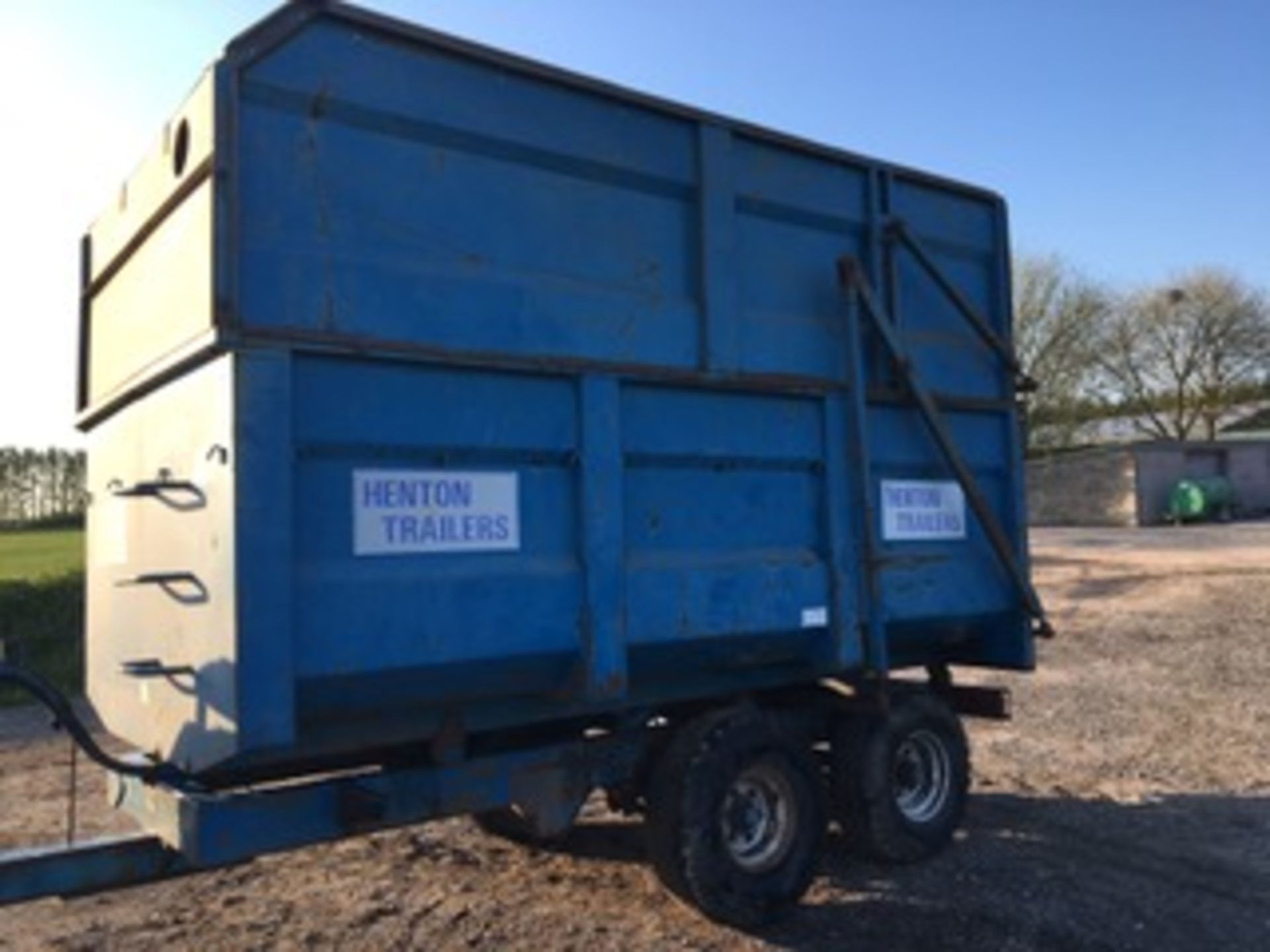 8 TONNE TIPPING TRAILER