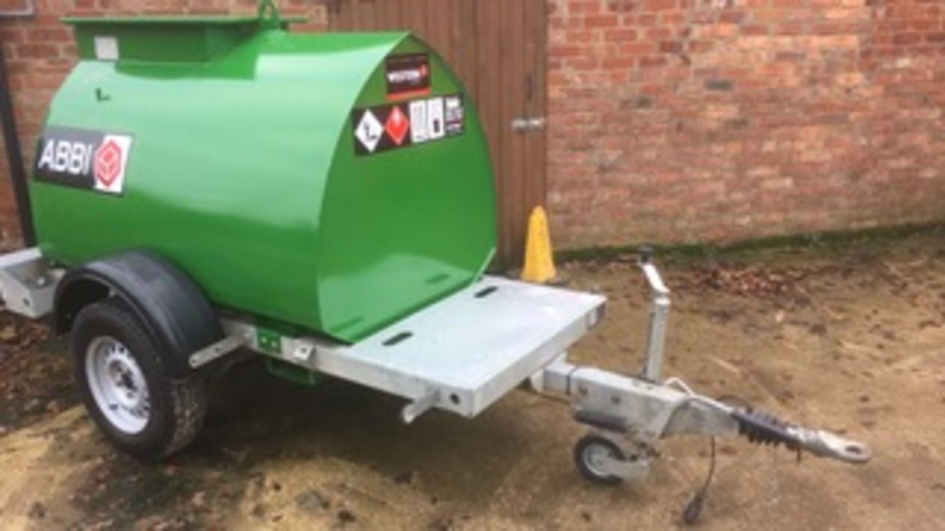 WESTERN ABBI 950 LITRE BOWSER WITH HAND PUMP