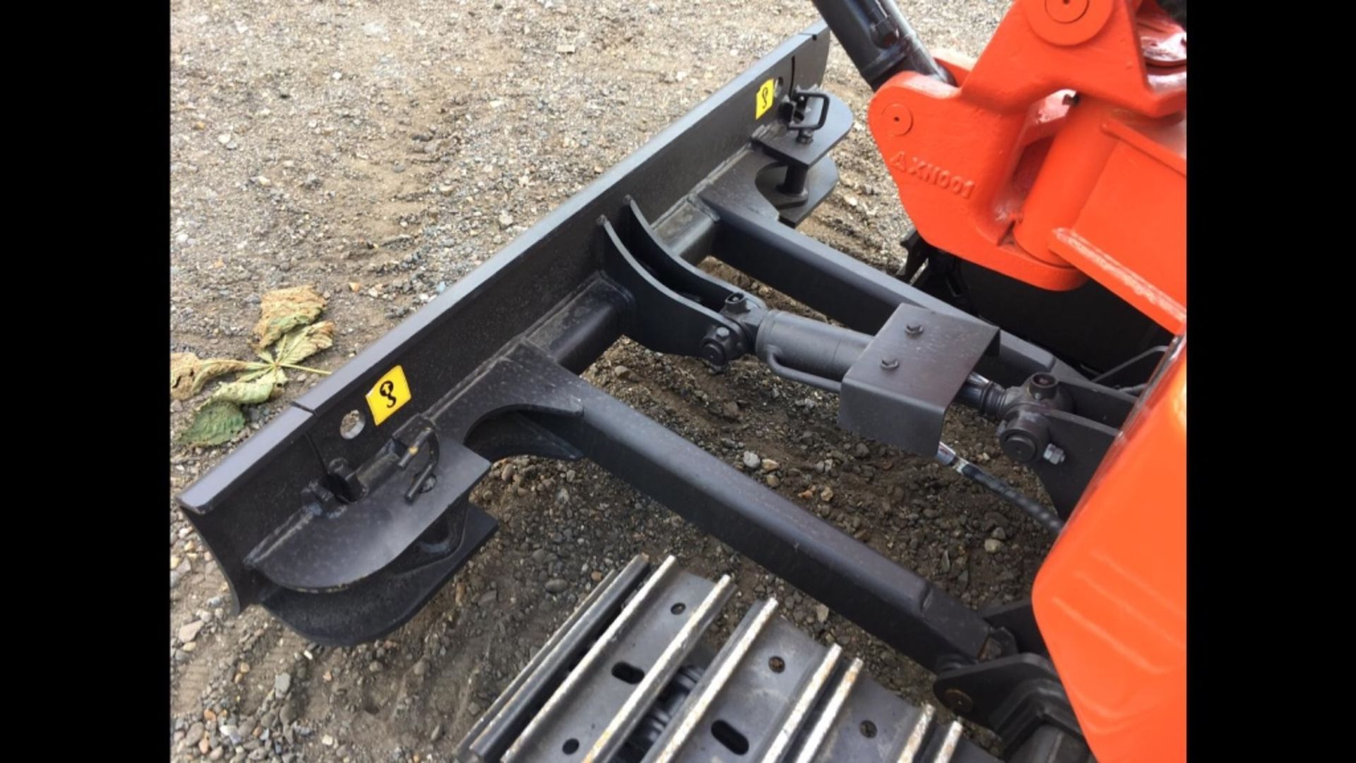 New two tonne Mini Digger - Image 3 of 16