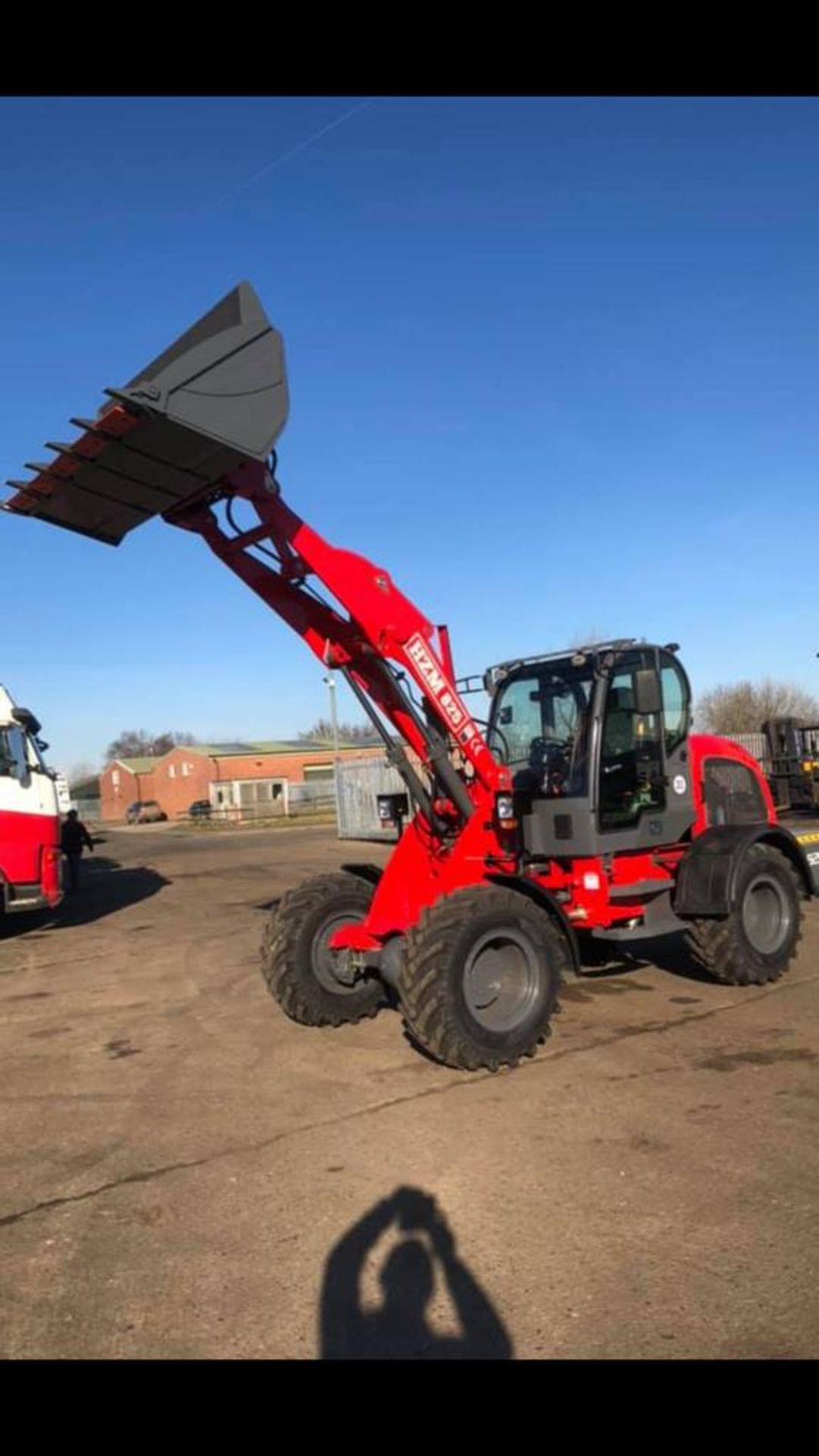 New HZM 2.5 ton Loading shovel - Image 5 of 38