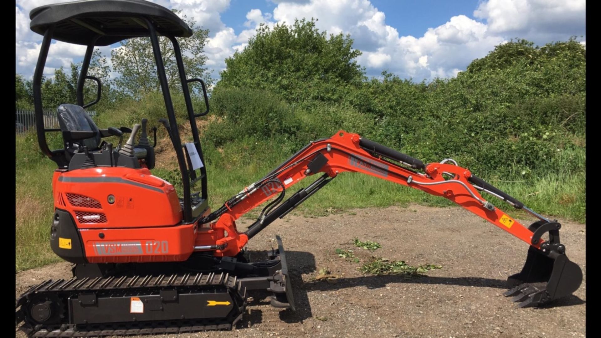 New two tonne Mini Digger - Image 13 of 16