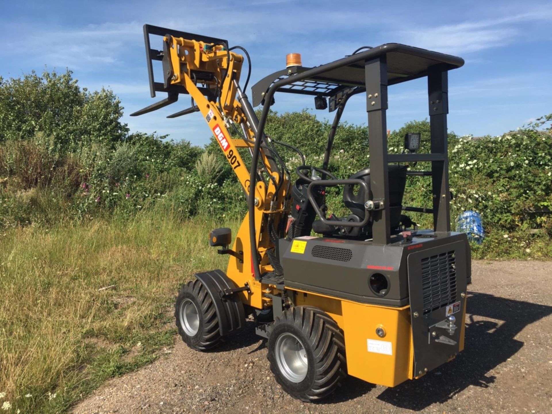 New DGM 907 Fork Lift/Loader - Image 12 of 17