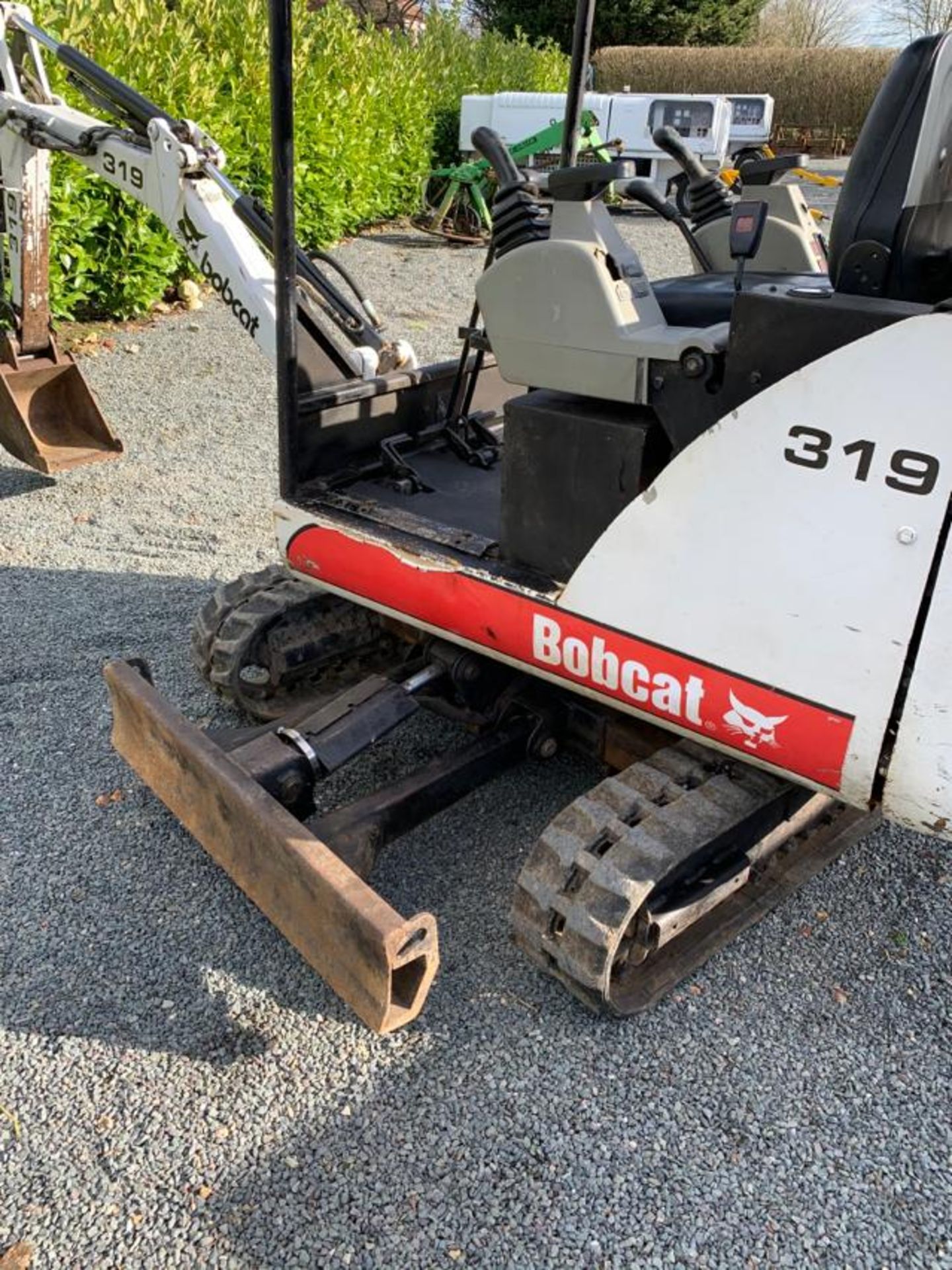 Bobcat 319 Mini Digger - Image 2 of 8