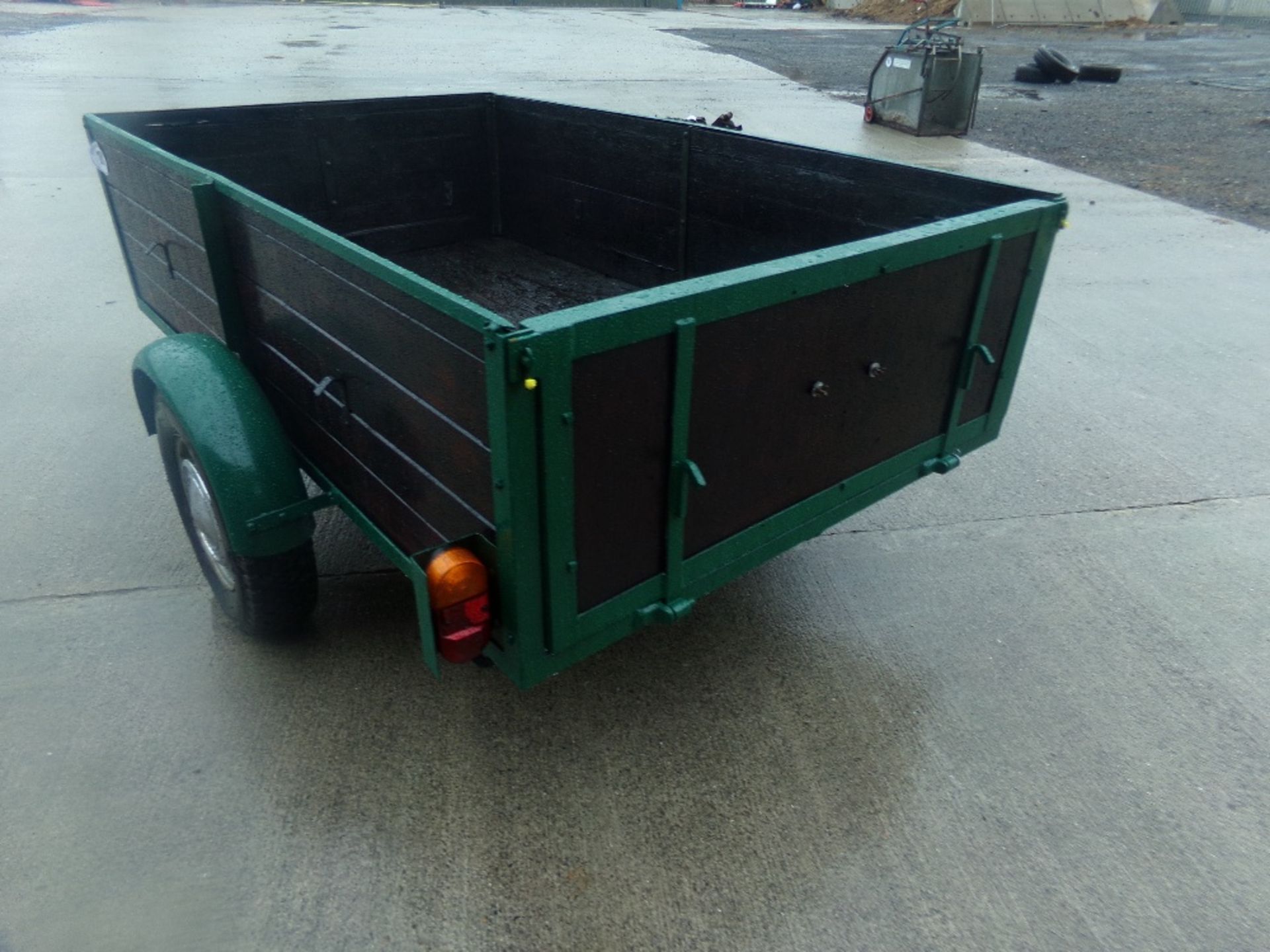 2 WHEEL 6`6 X 4" TRAILER WITH LIGHTS - Image 3 of 3