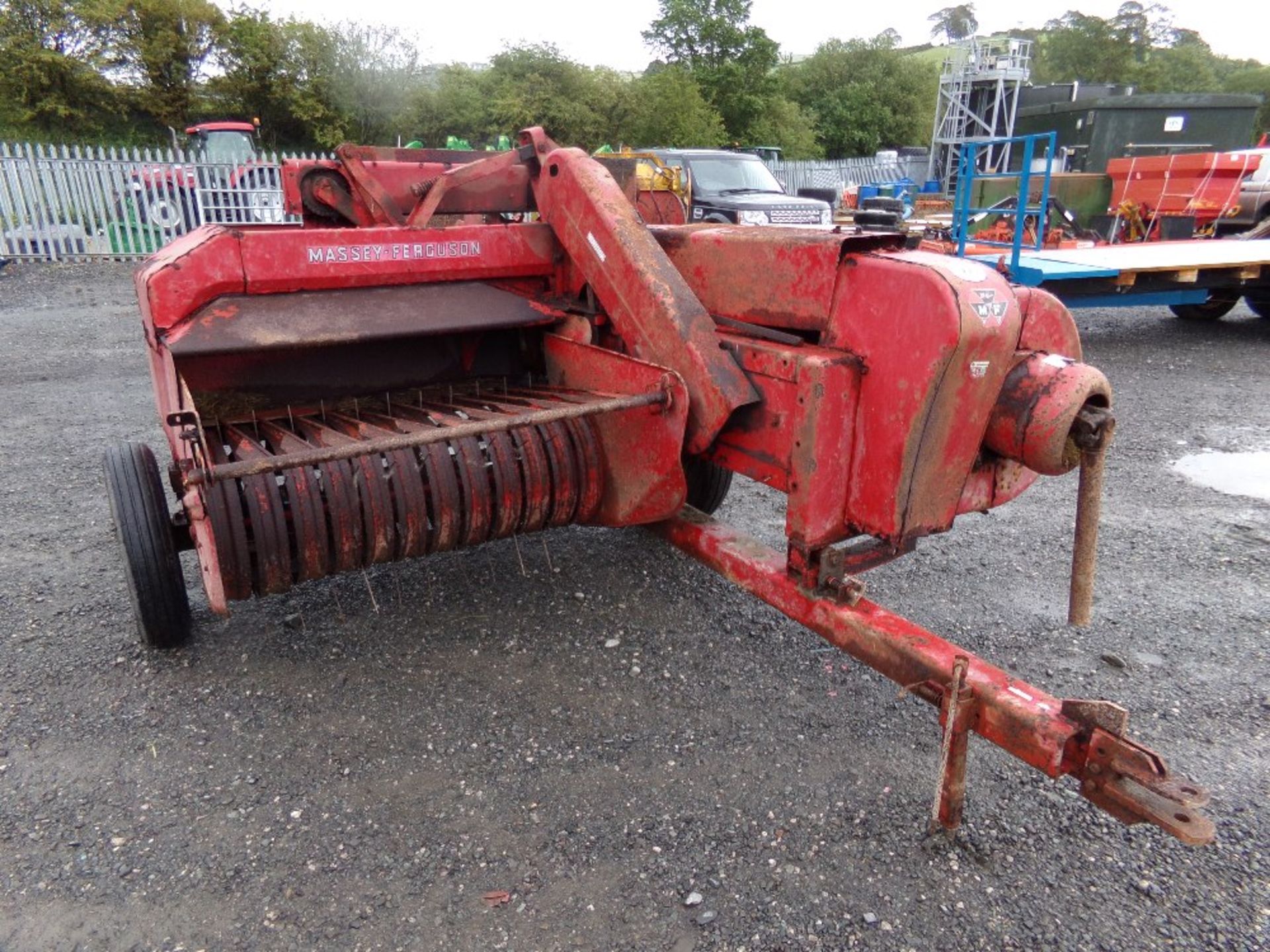 MF CONVENTIONAL BALER, BARN STORED (SPA - Image 2 of 6