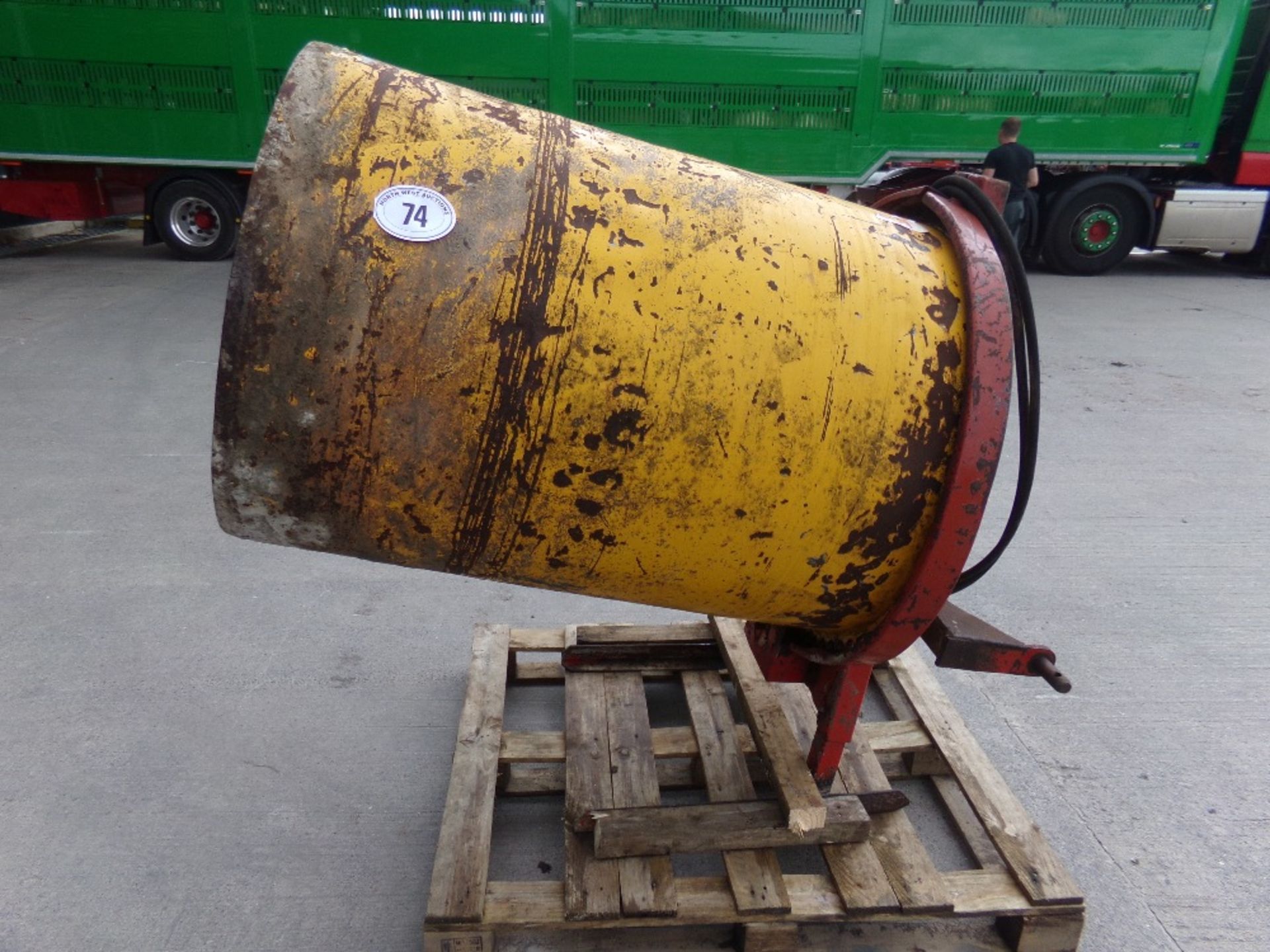 HEAGLE HYDRAULIC CEMENT MIXER - Image 3 of 4