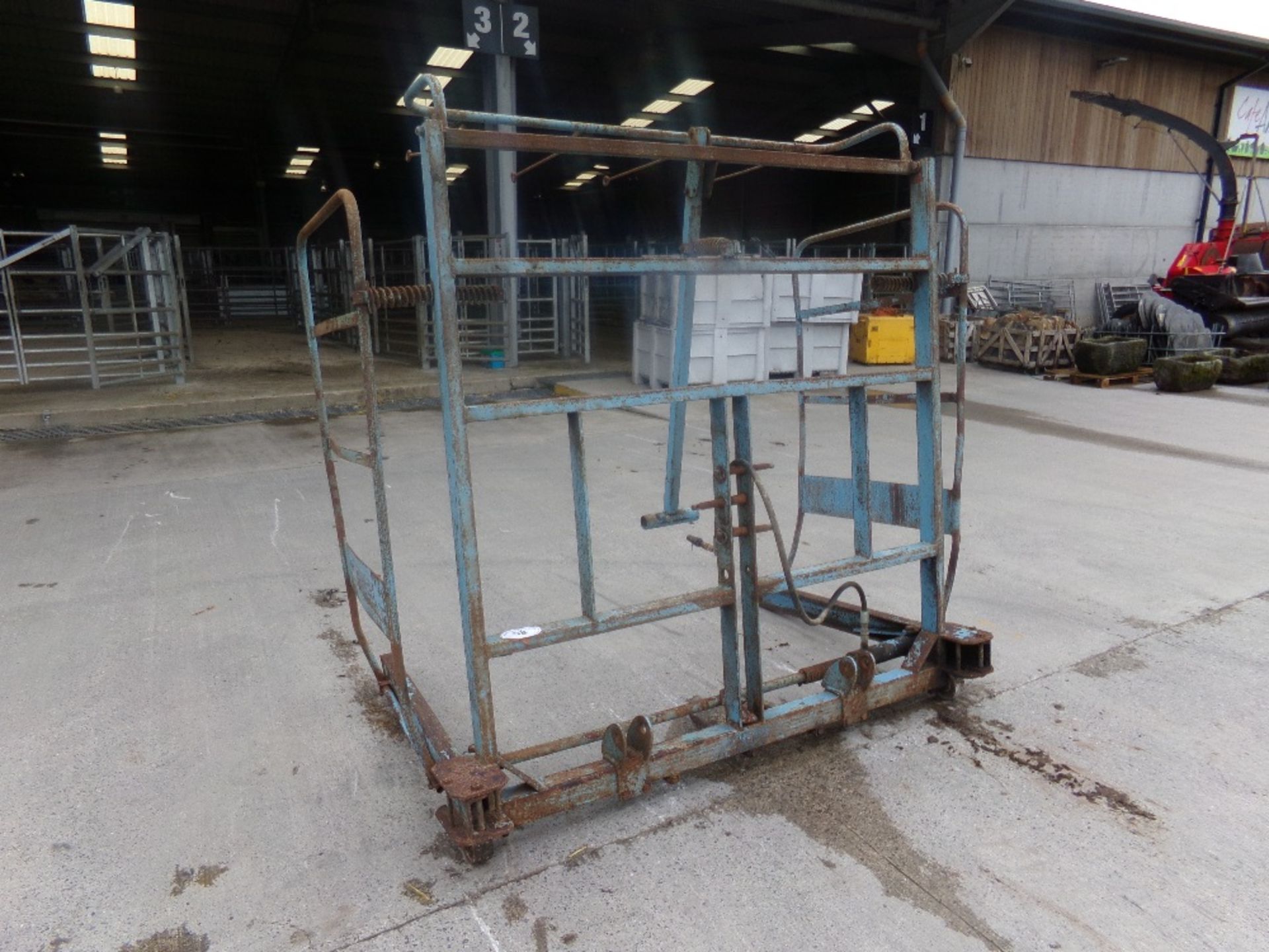 21 CONVENTIONAL BALE CARRIER